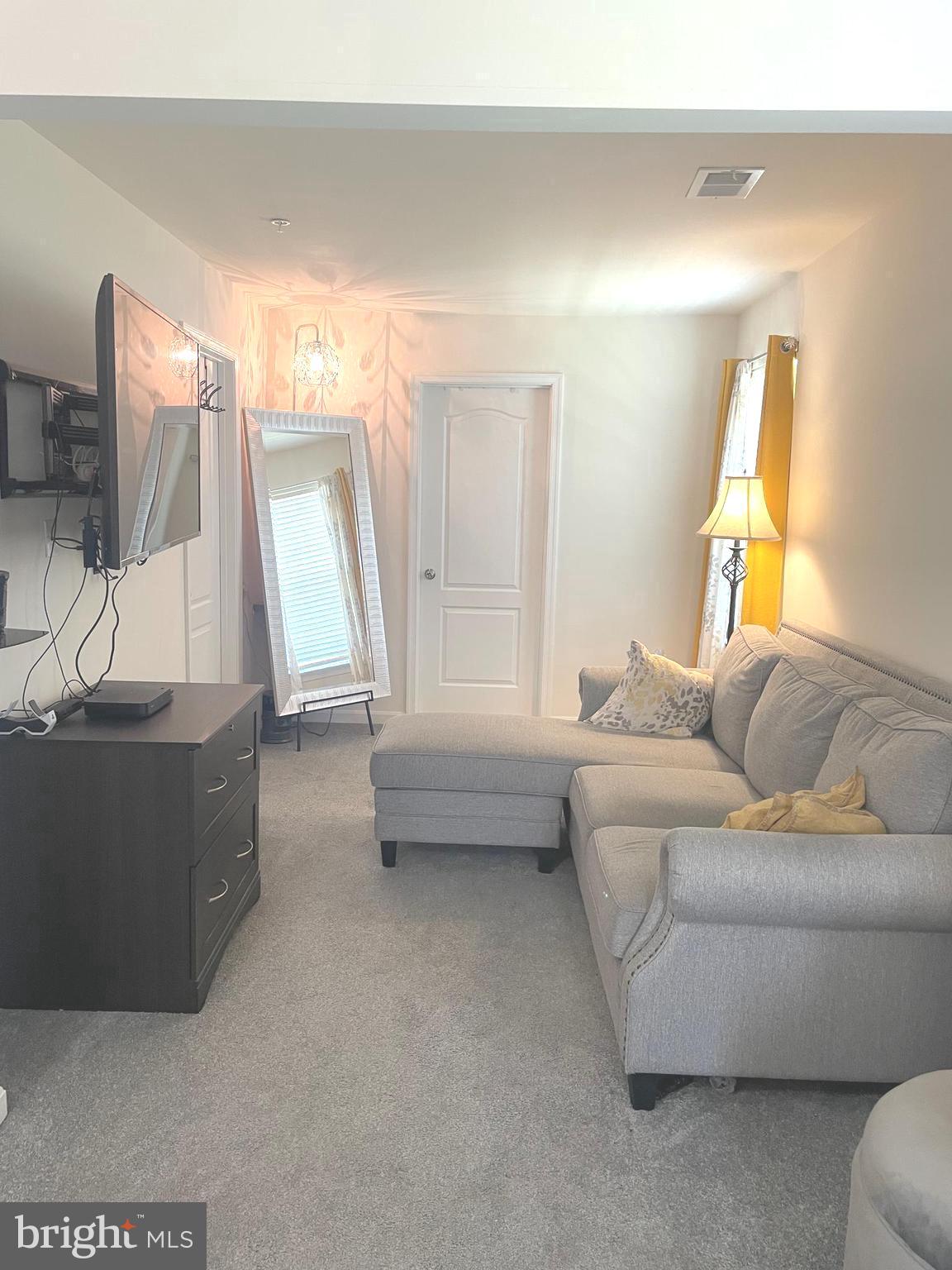 WINDSOR MANOR - Residential