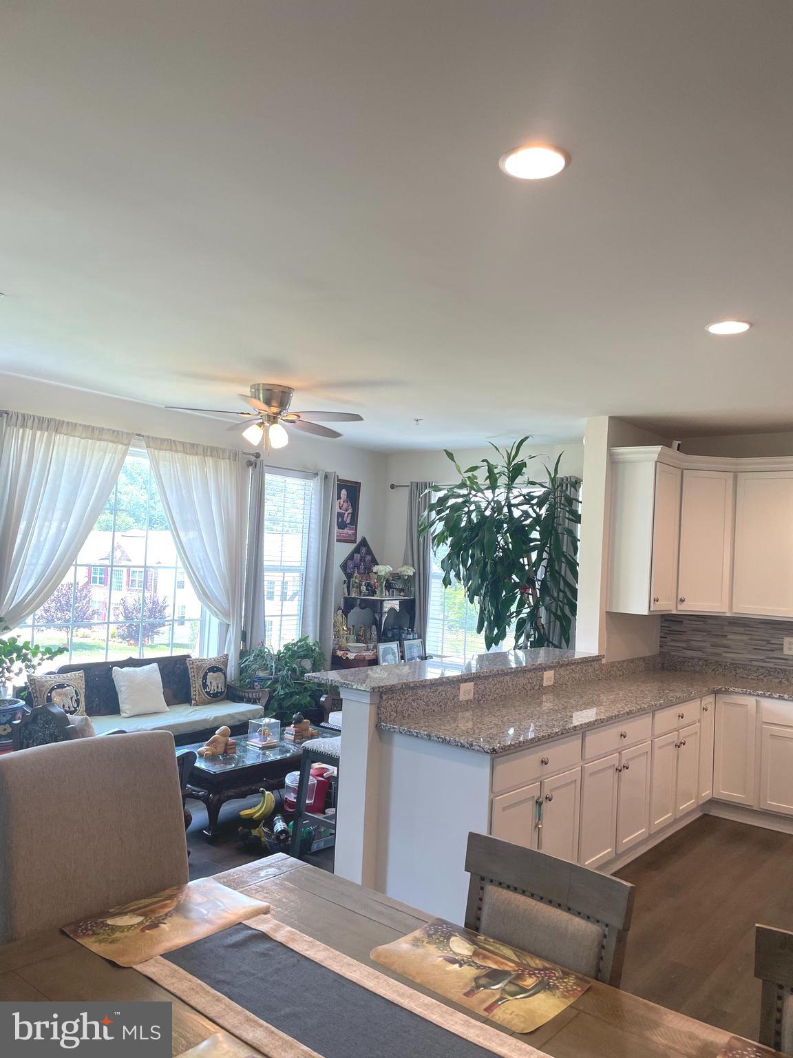 WINDSOR MANOR - Residential