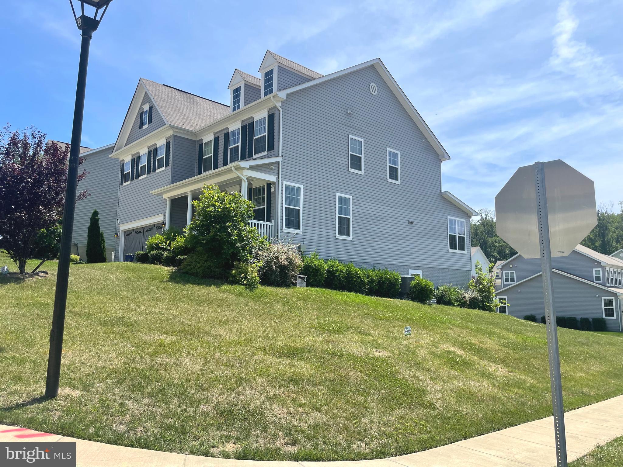 WINDSOR MANOR - Residential