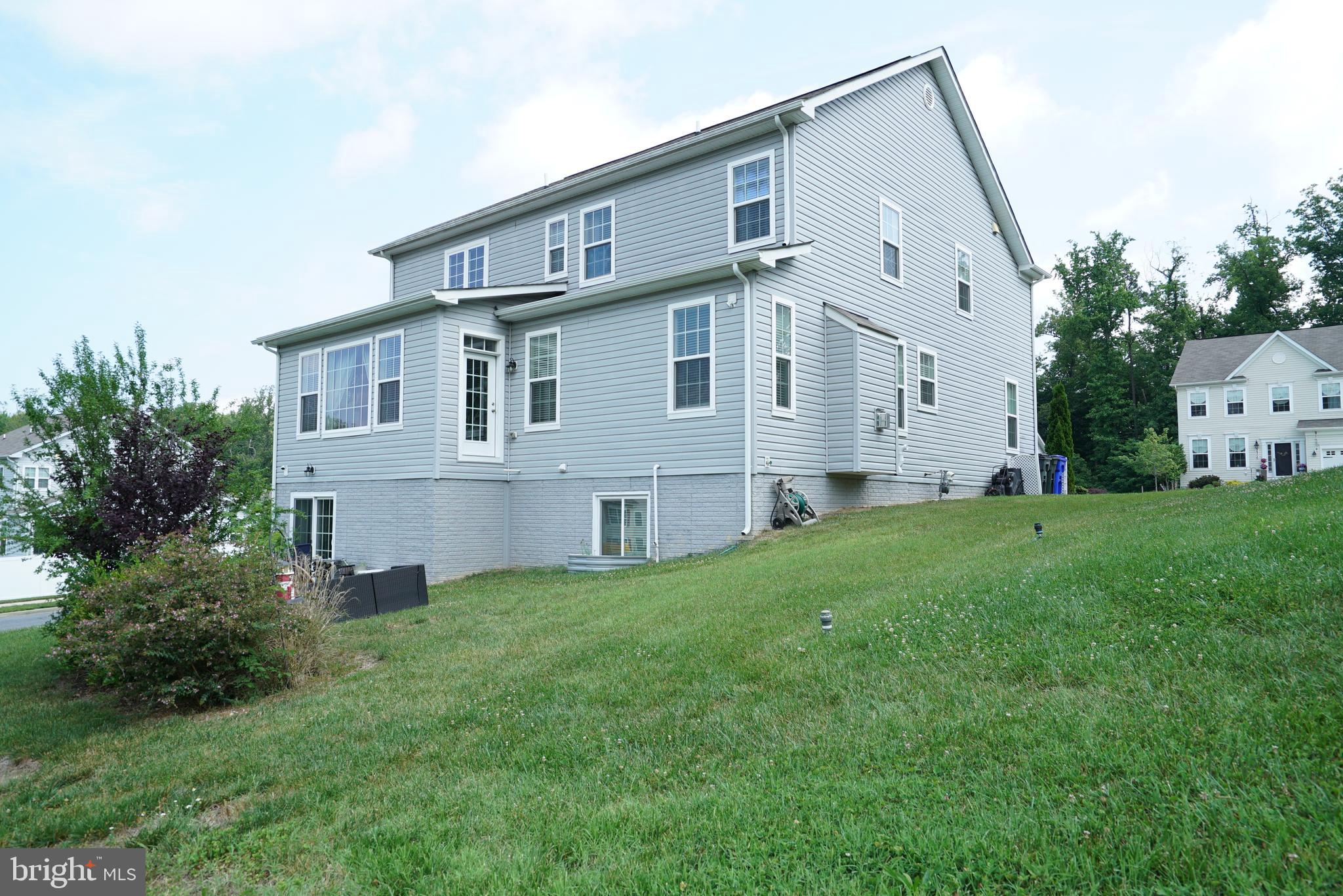 WINDSOR MANOR - Residential
