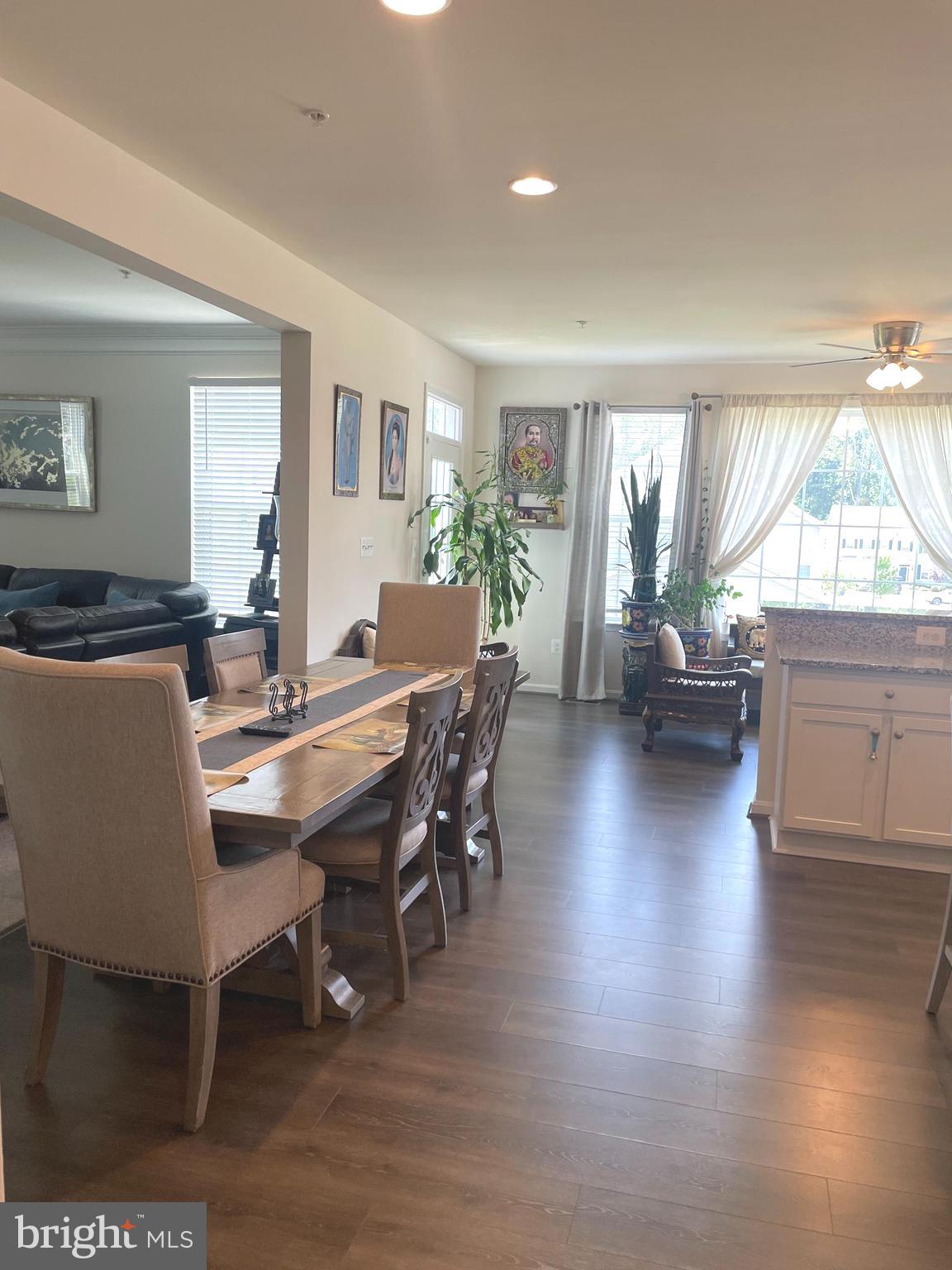 WINDSOR MANOR - Residential