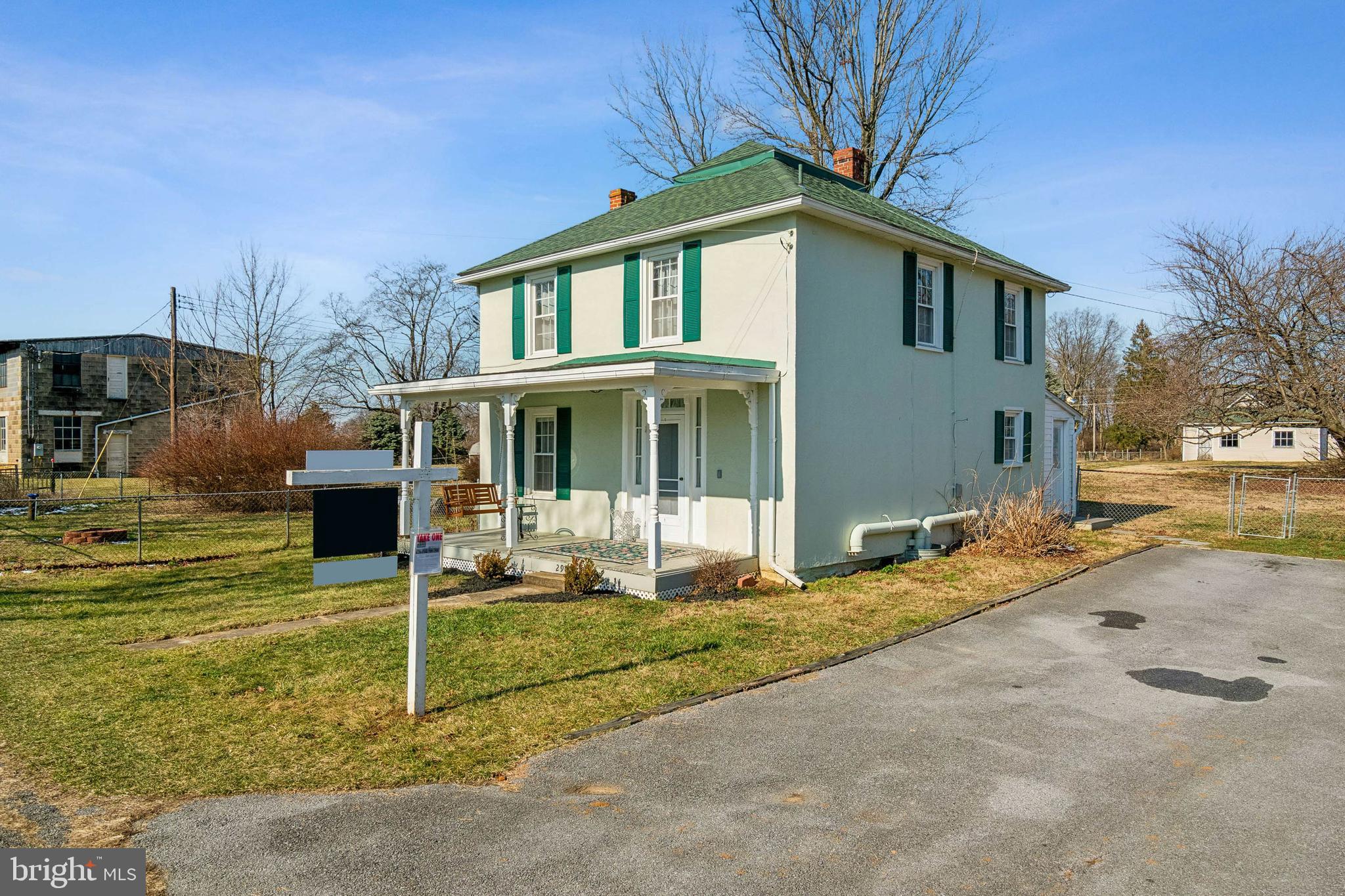 SUMMIT POINT - Residential
