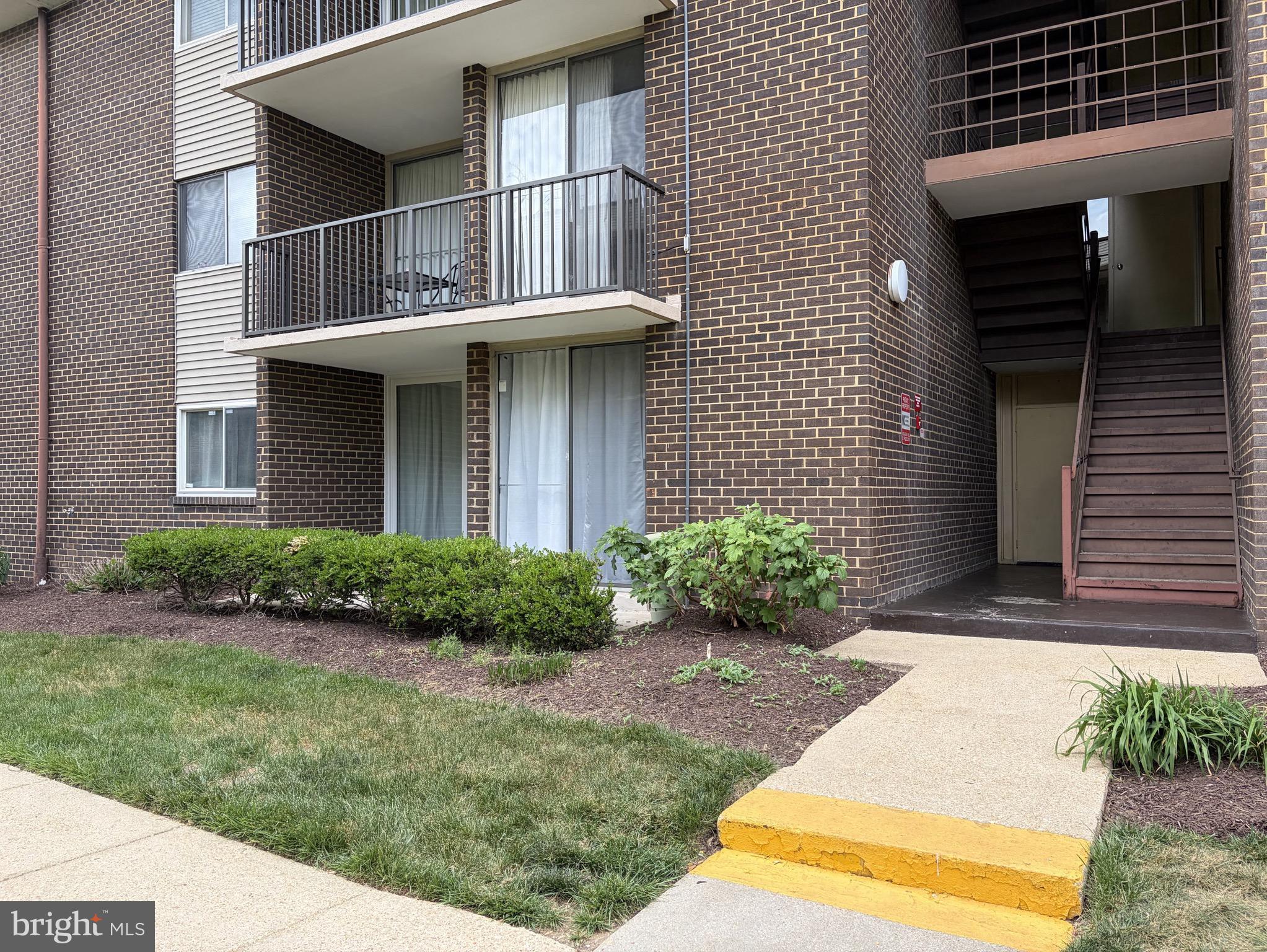 PINES CONDO 01 - Residential