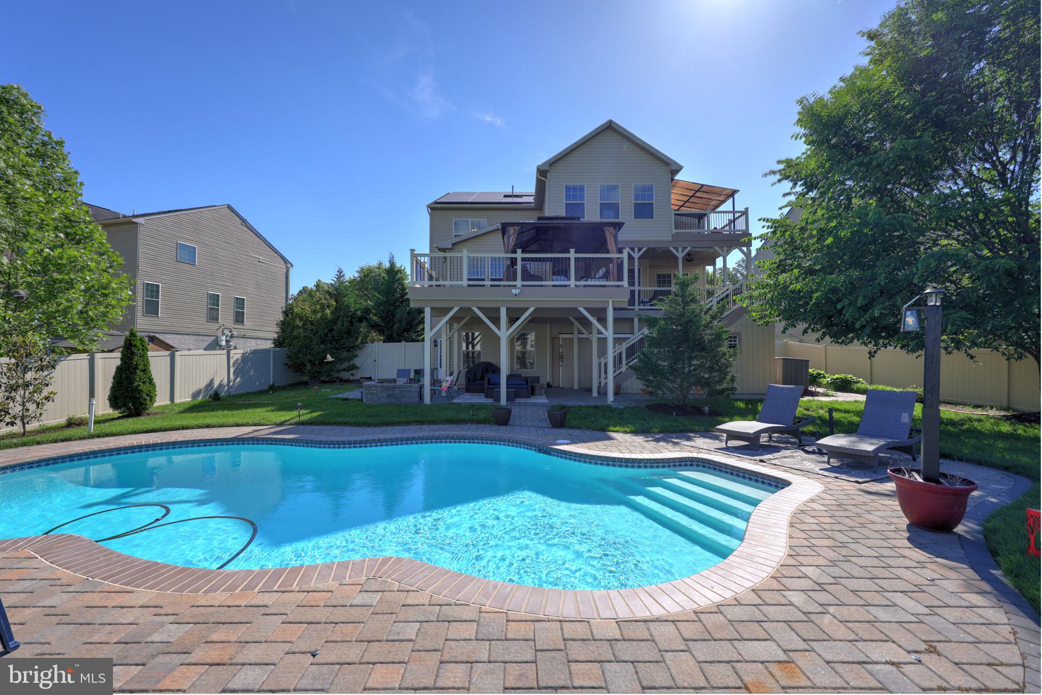 WOODMORE TOWNE CENTRE - Residential