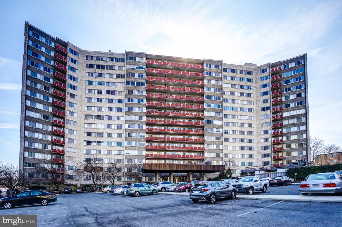 PENDING RELEASE:  GRAB IT WHILE IT LASTS.... Beautifully updated one-bedroom condo with laminate flooring throughout, updated bathroom, kitchen cabinets, appliances, and much more. Very bright unit with balcony off of the living room. Close to Van Dorn metro station, 395, and shopping centers. The bedroom has a large walk-in closet and large windows. Steps from Holmes Run Trails