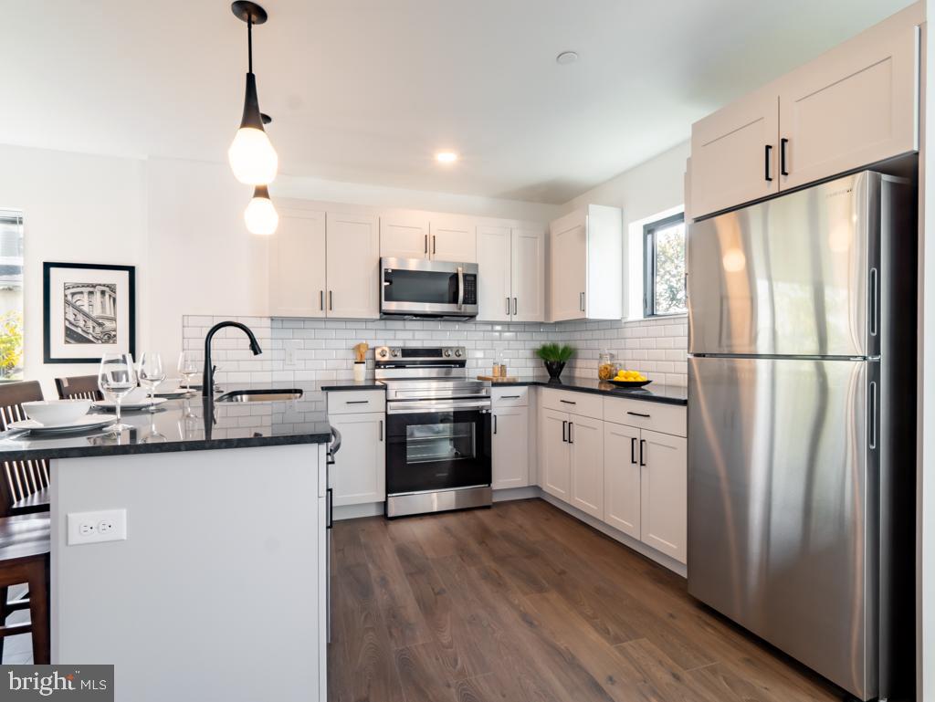ROXBOROUGH - Residential Lease