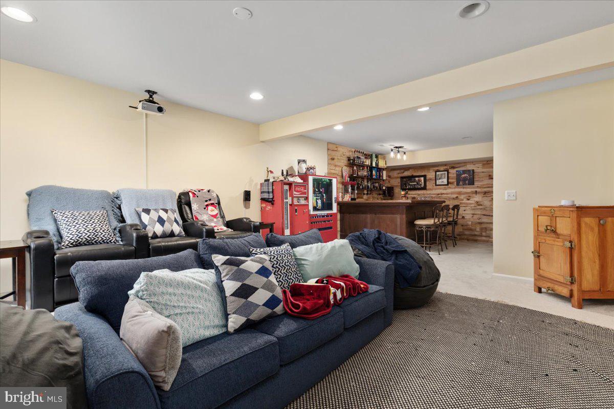 COLES RUN/PARKWAY WEST - Residential