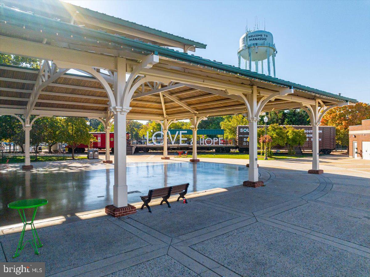 COLES RUN/PARKWAY WEST - Residential