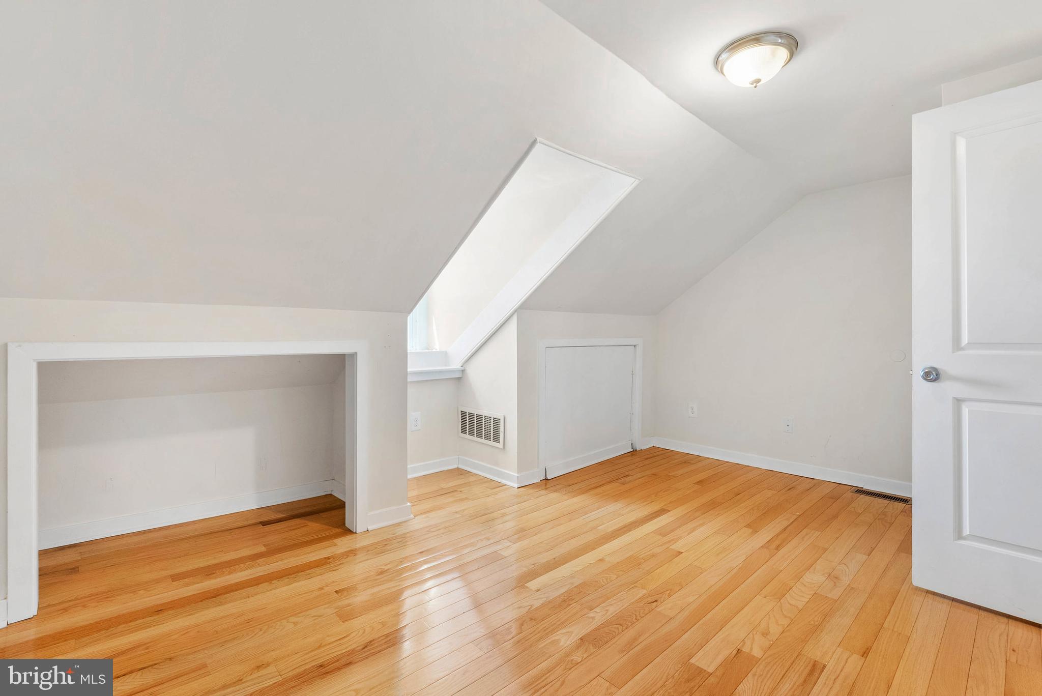SOCIETY HILL - Residential Lease