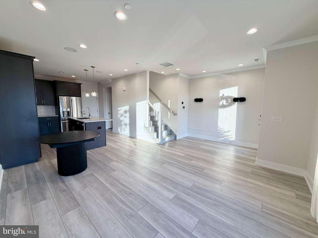 NORTHBANK - Residential