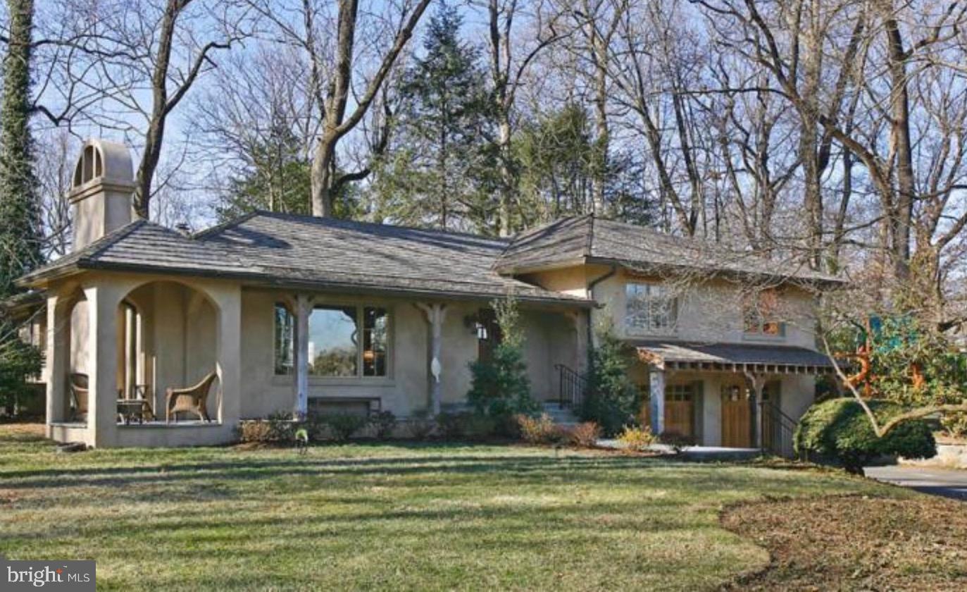 The Gold Coast - One of McLean's best locations surround by some of the most prestigious properties in the D.C. Metro Area. Beautiful level half acre lot removed from the banks of the Potomac River. Thoughtfully renovated with open floor plan and custom finishes throughout.