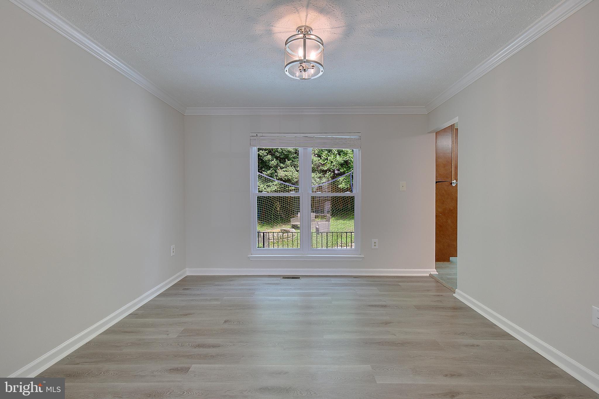 SOUTH HAMPTON - Residential
