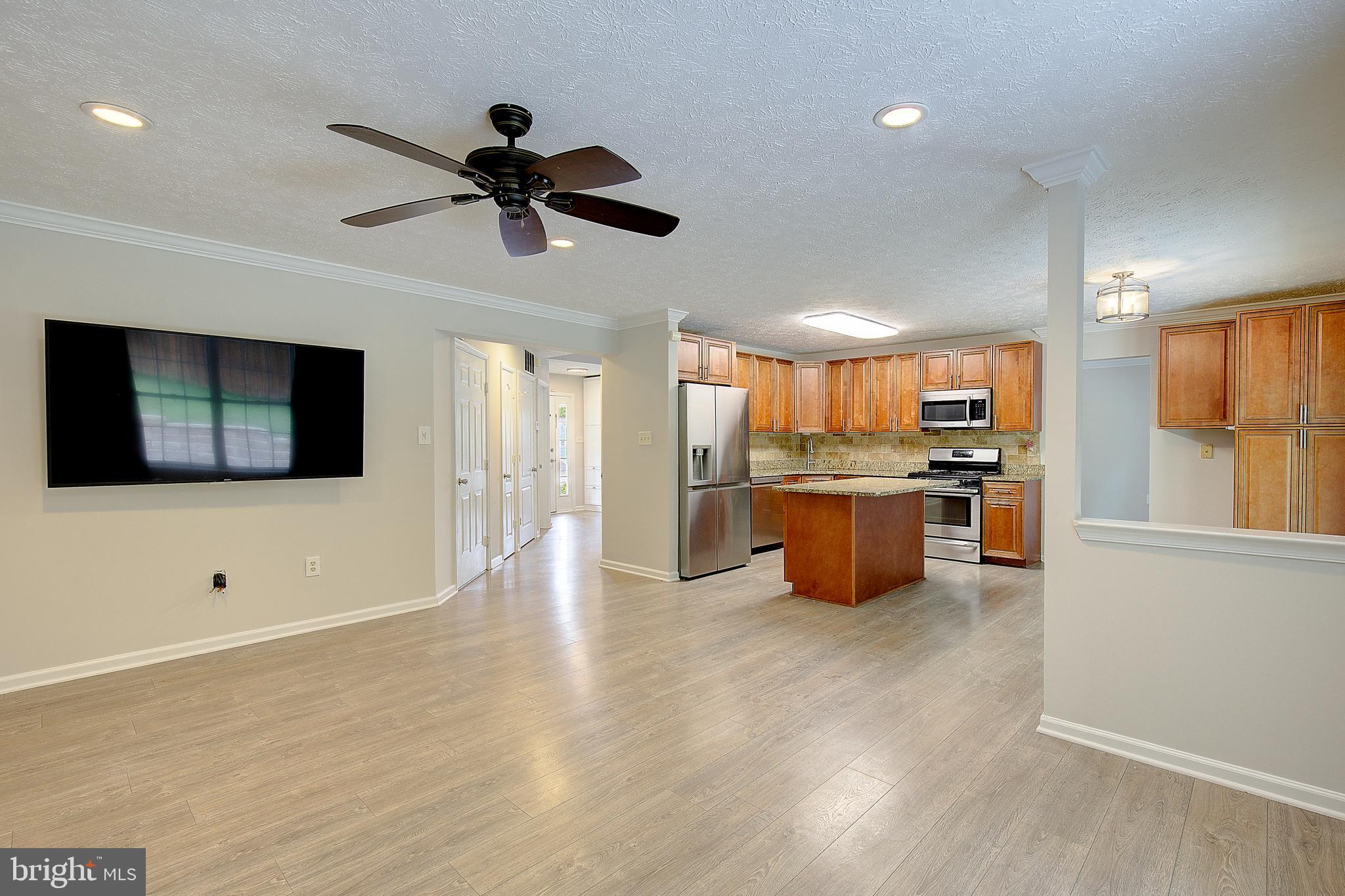 SOUTH HAMPTON - Residential