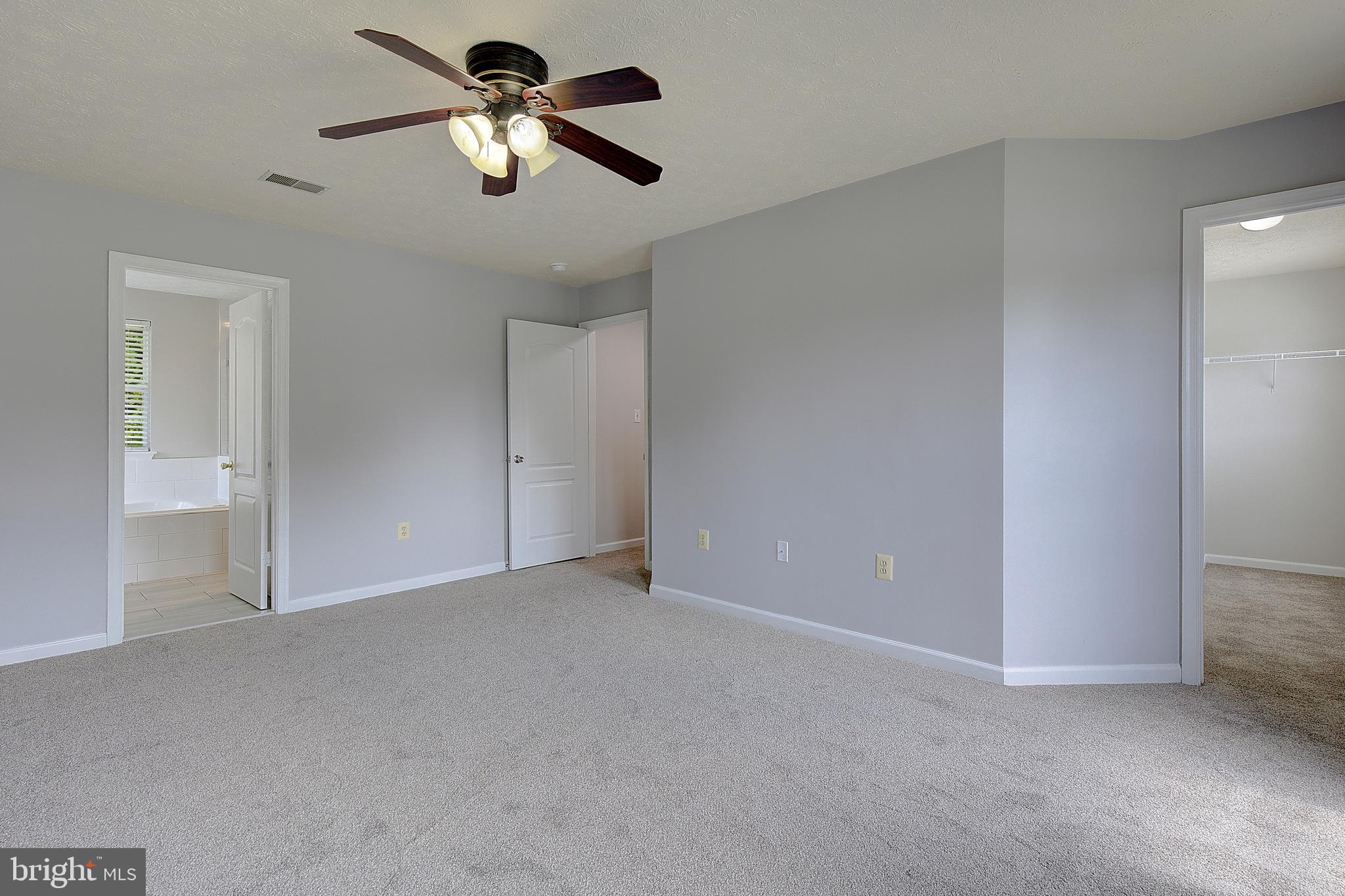 SOUTH HAMPTON - Residential