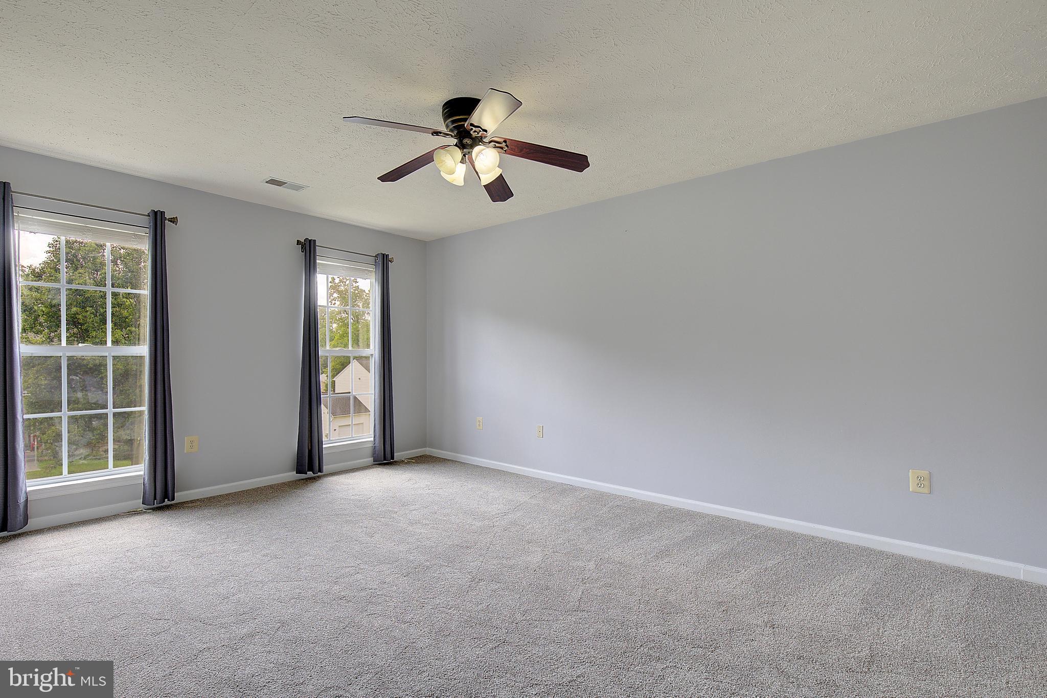 SOUTH HAMPTON - Residential