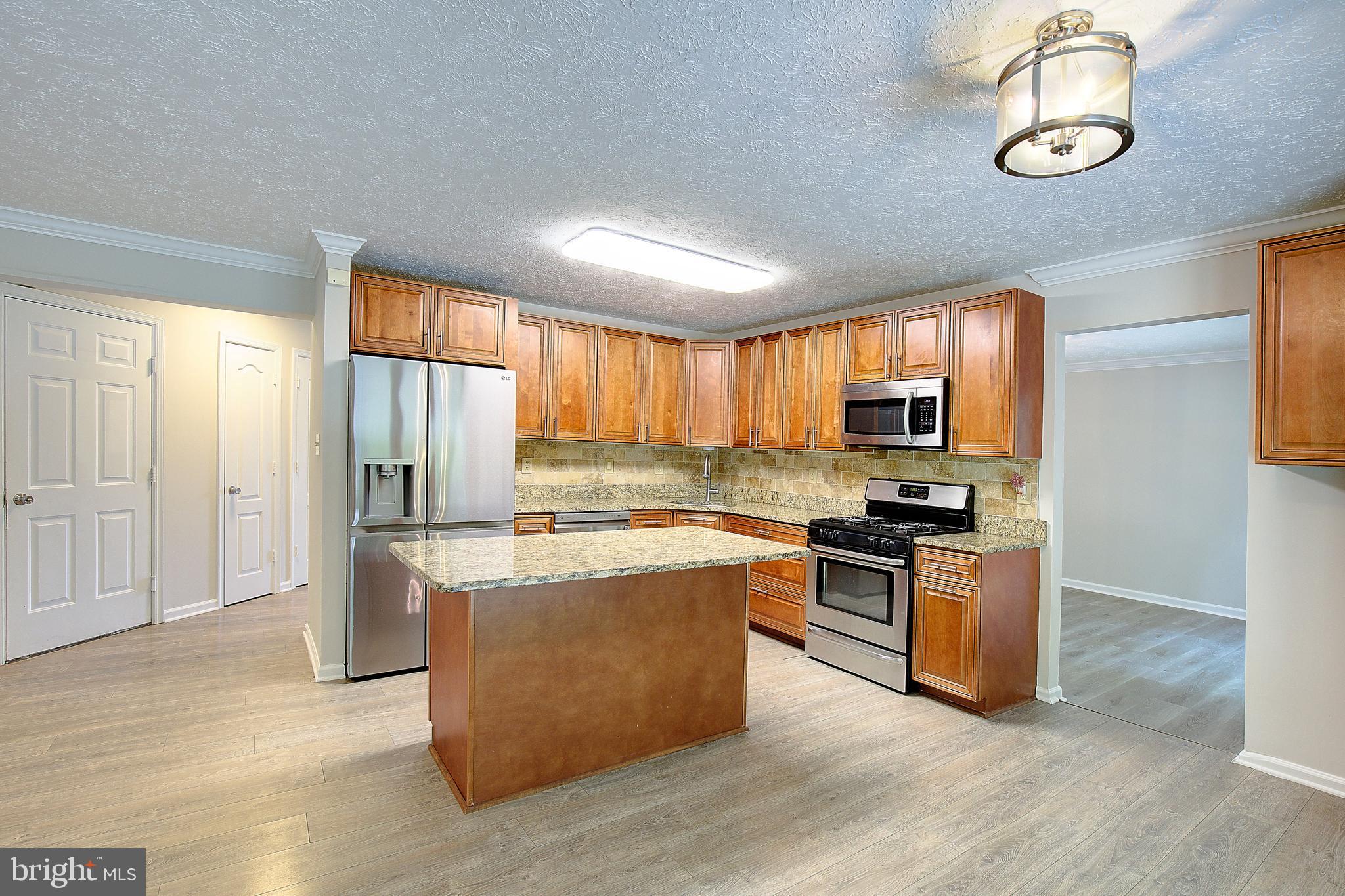 SOUTH HAMPTON - Residential