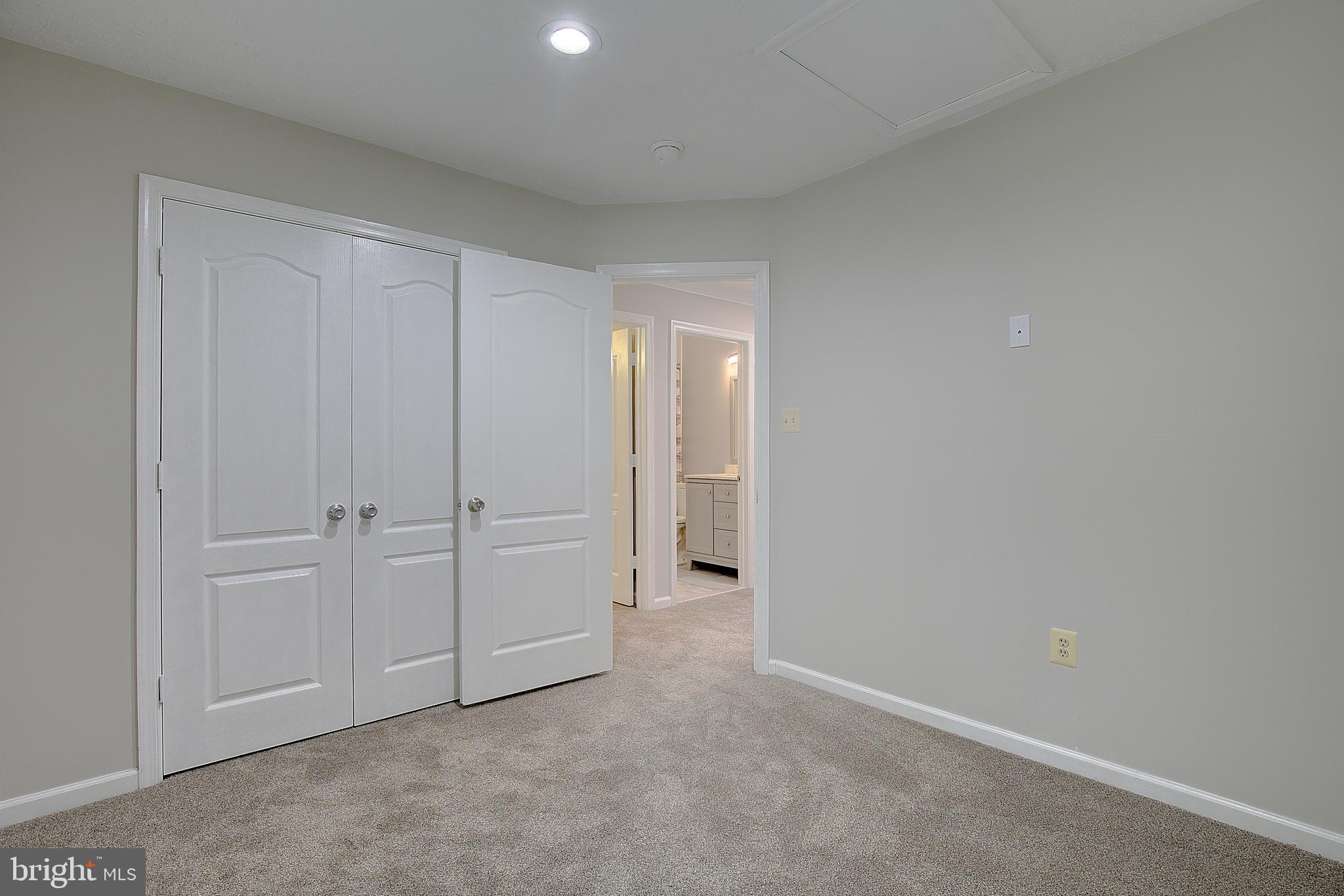 SOUTH HAMPTON - Residential