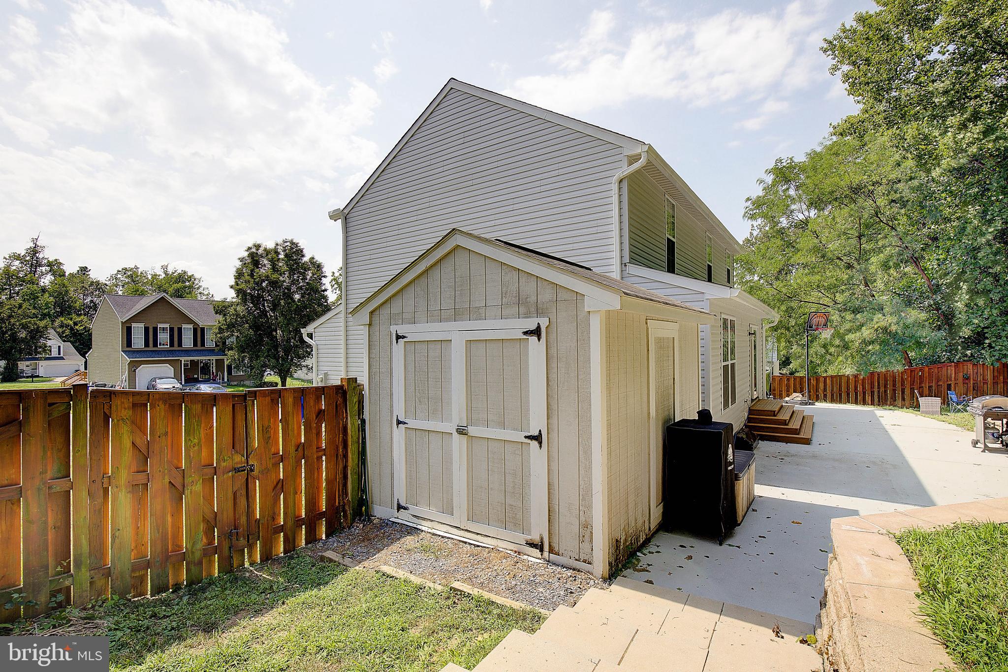 SOUTH HAMPTON - Residential