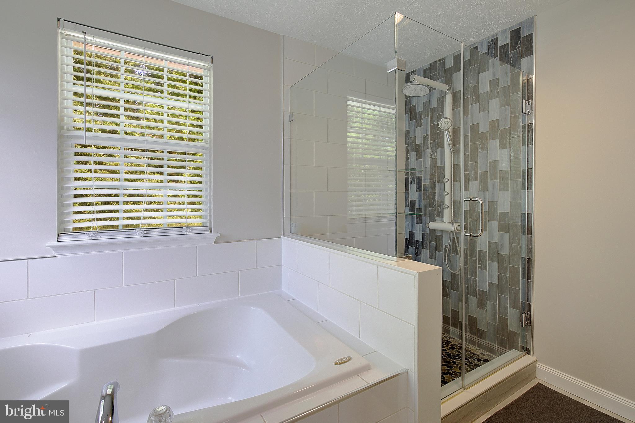 SOUTH HAMPTON - Residential