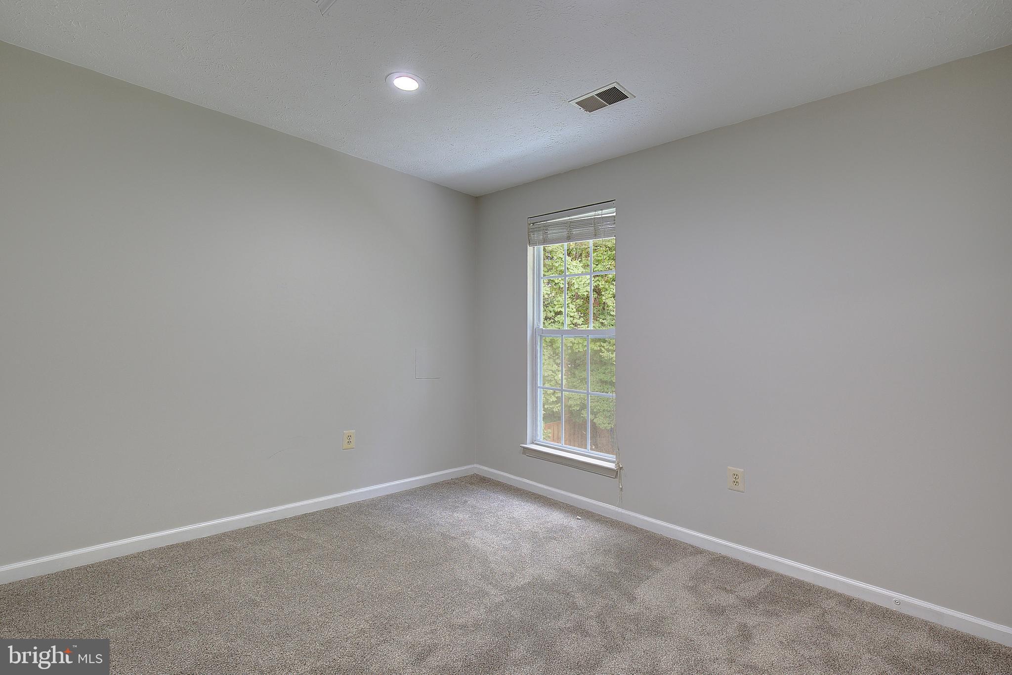 SOUTH HAMPTON - Residential