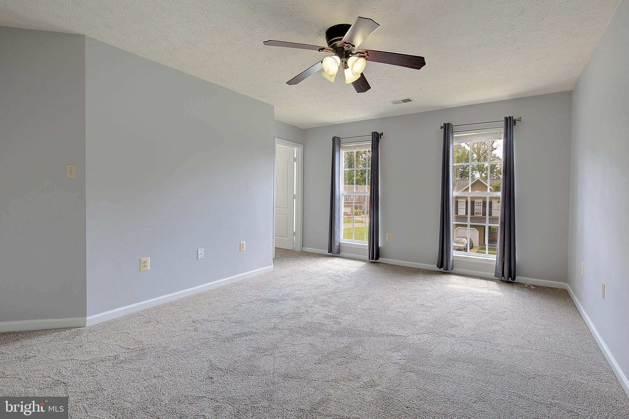 SOUTH HAMPTON - Residential