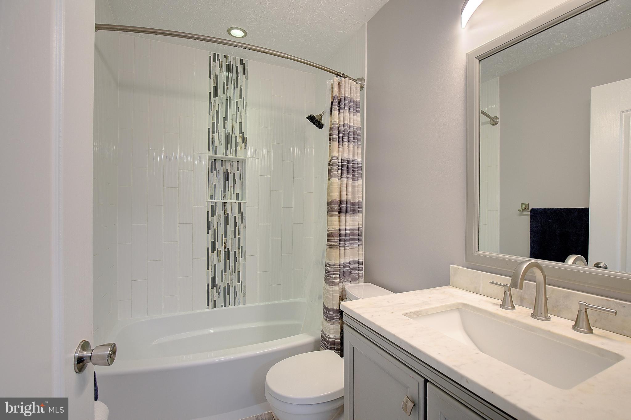 SOUTH HAMPTON - Residential
