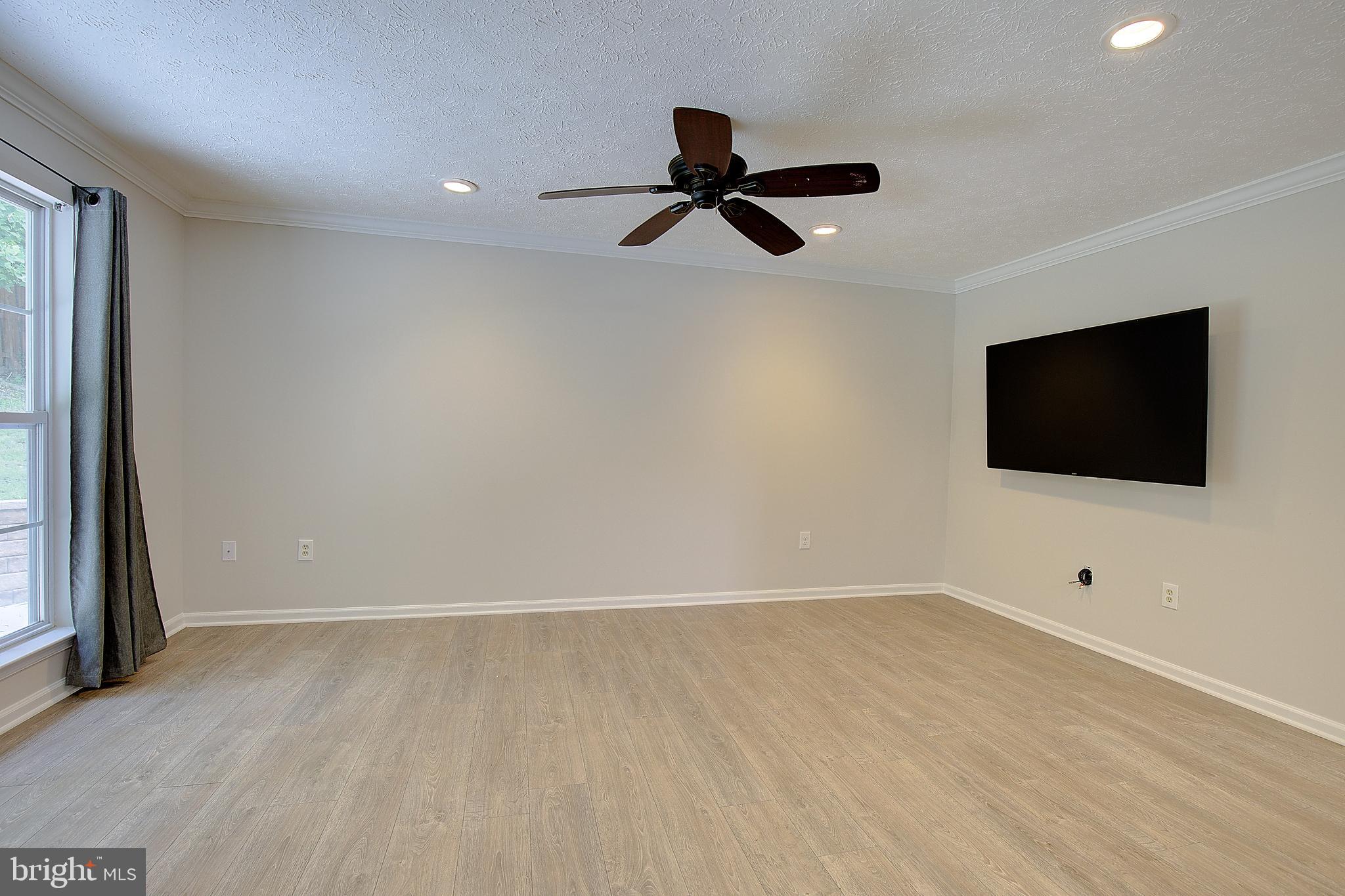 SOUTH HAMPTON - Residential