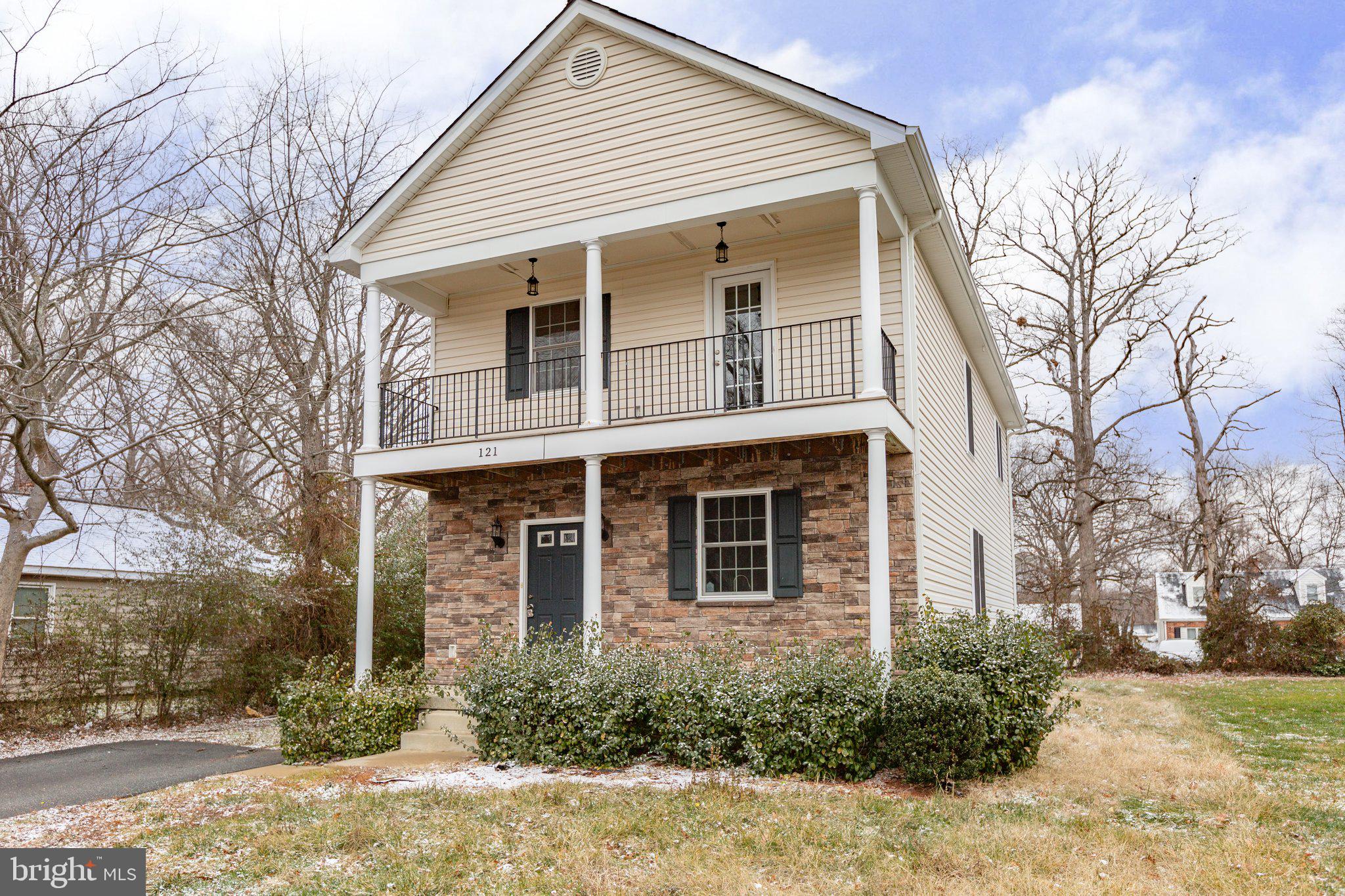 ROSELAND - Residential Lease