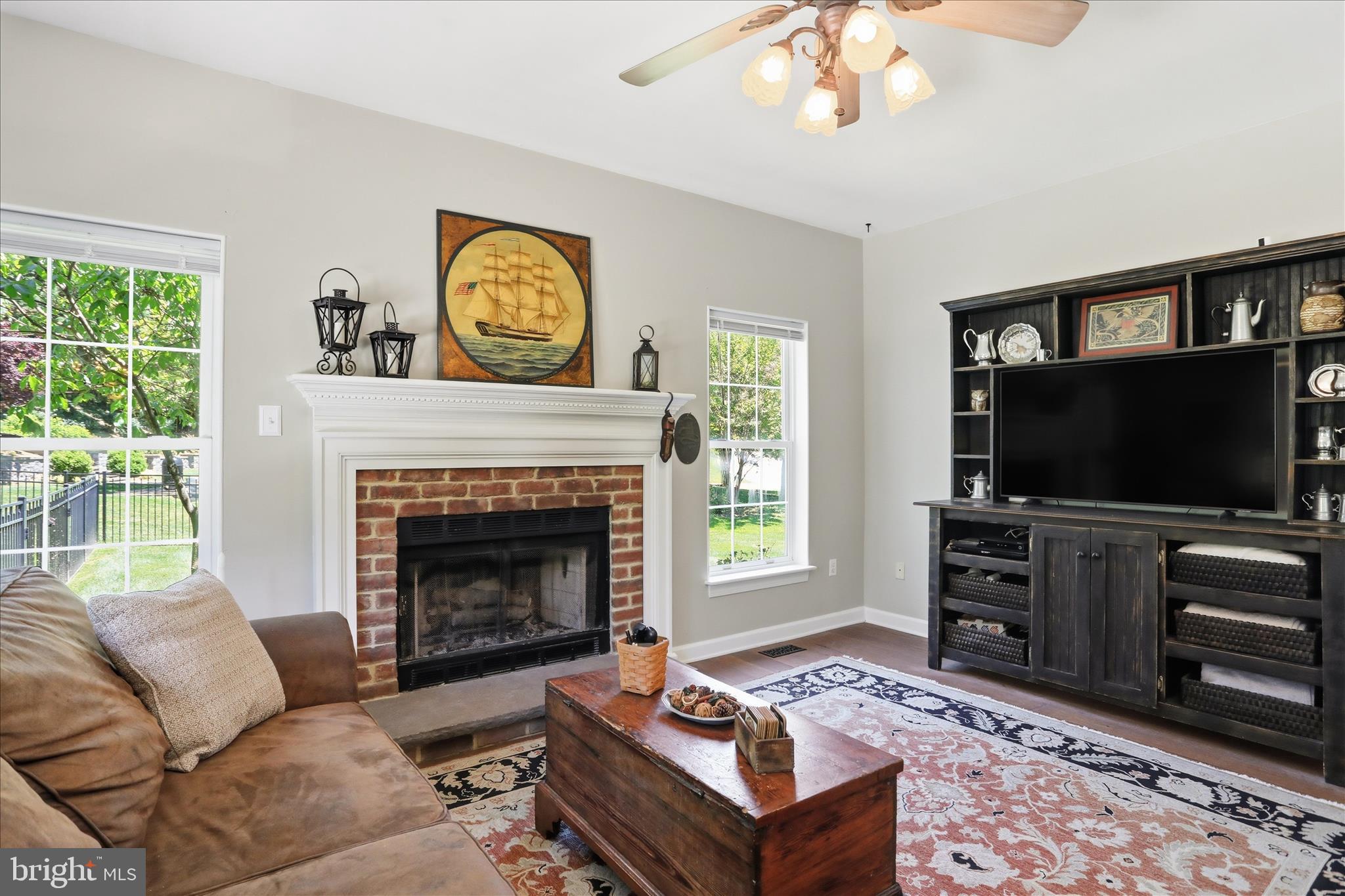 WINDSOR KNOLLS - Residential