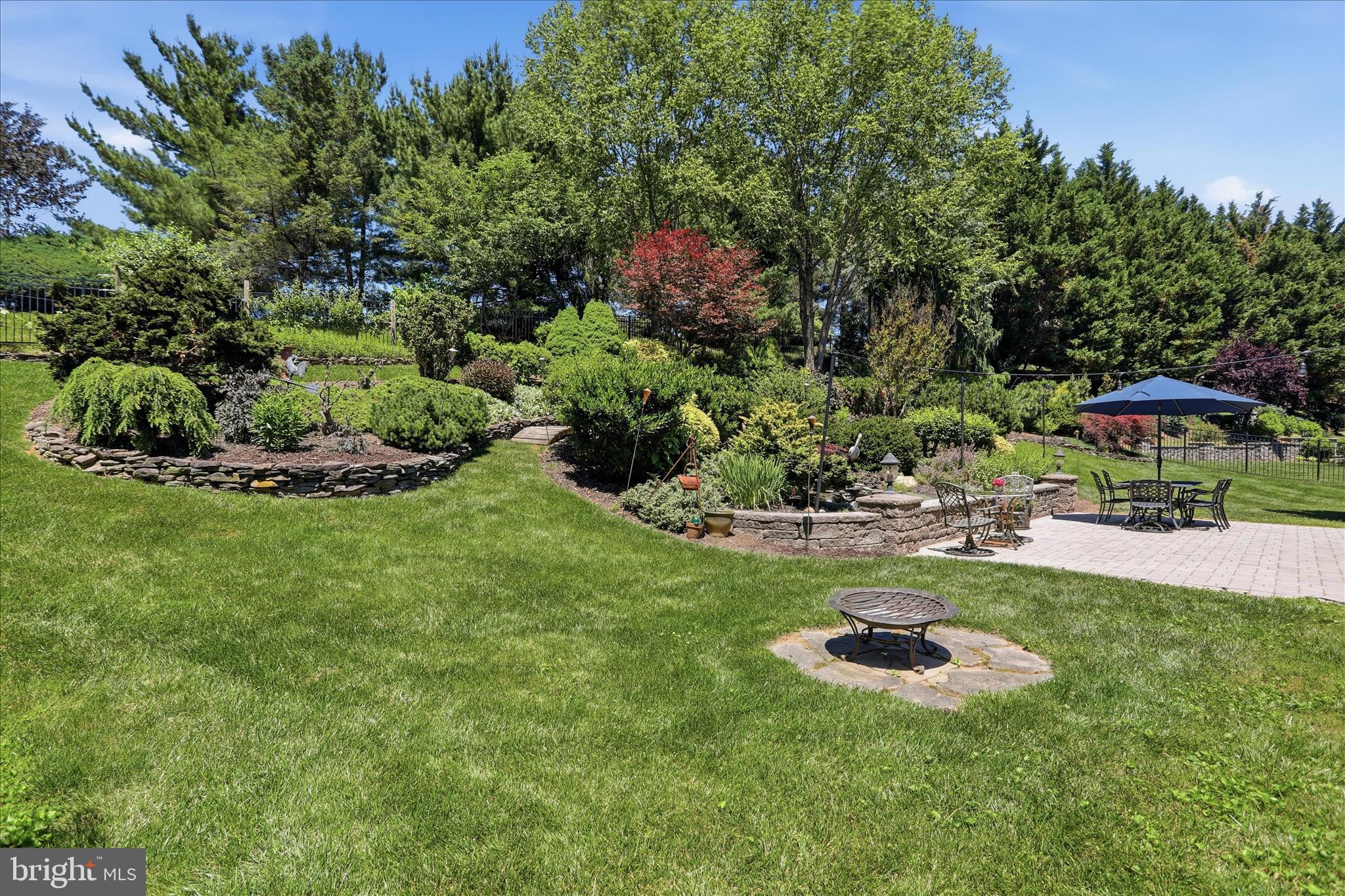 WINDSOR KNOLLS - Residential