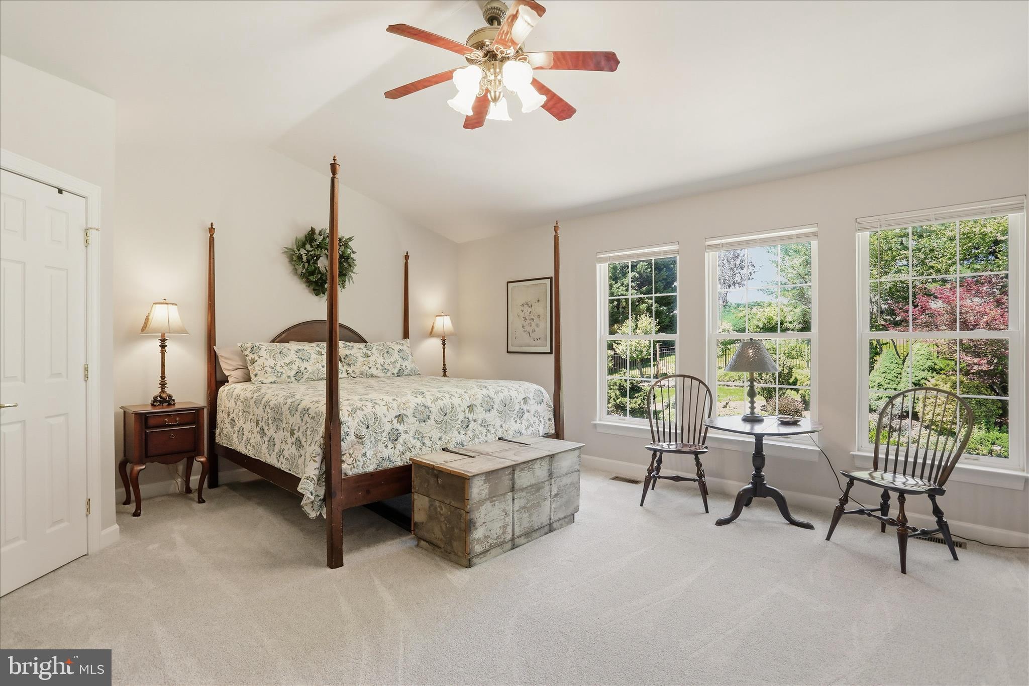 WINDSOR KNOLLS - Residential