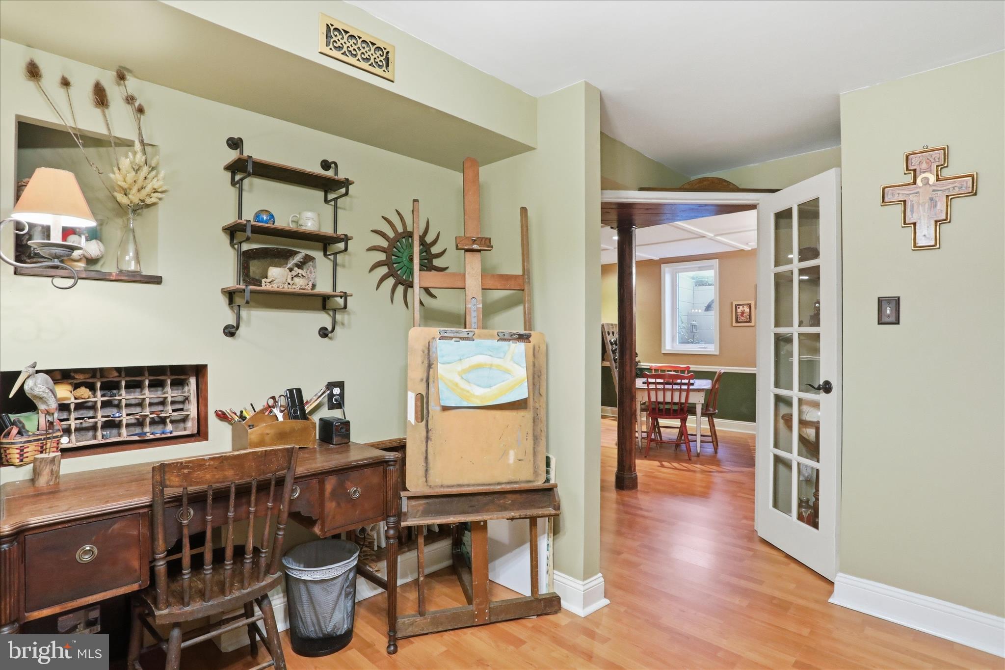 WINDSOR KNOLLS - Residential