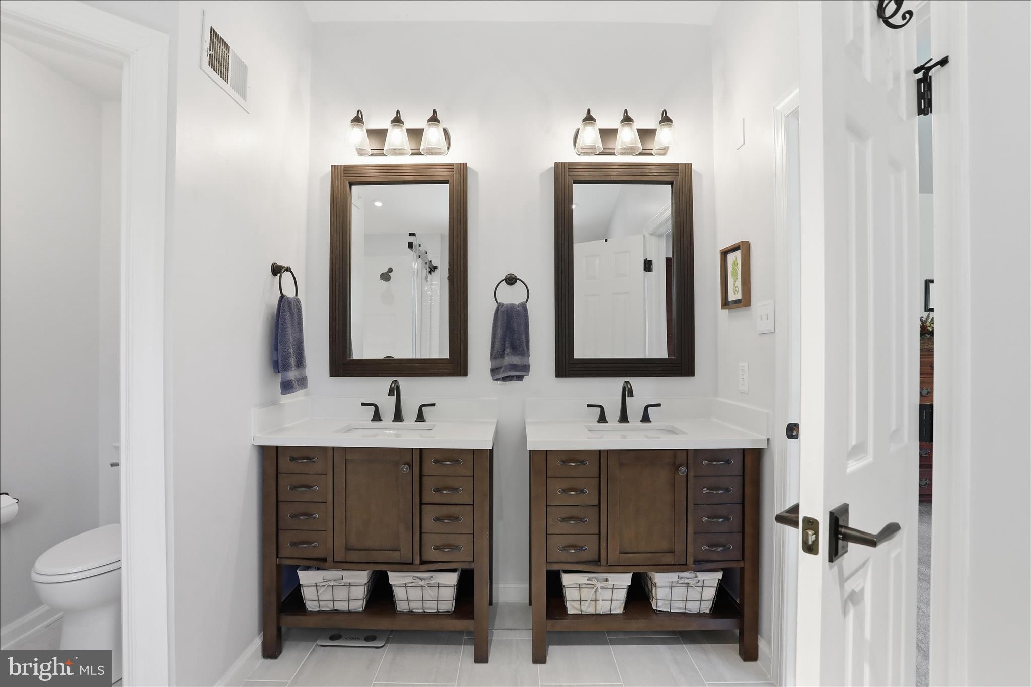 WINDSOR KNOLLS - Residential