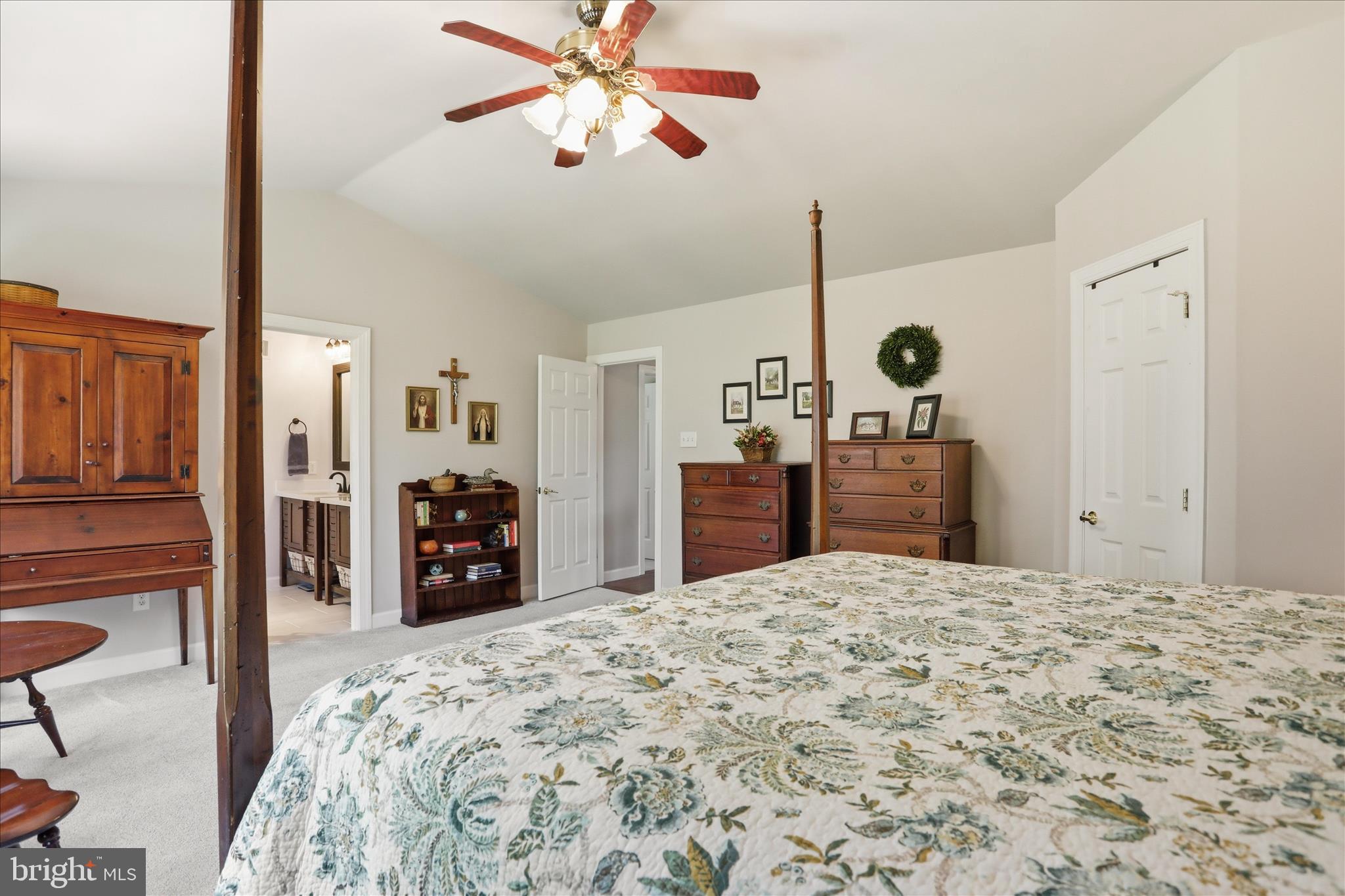 WINDSOR KNOLLS - Residential