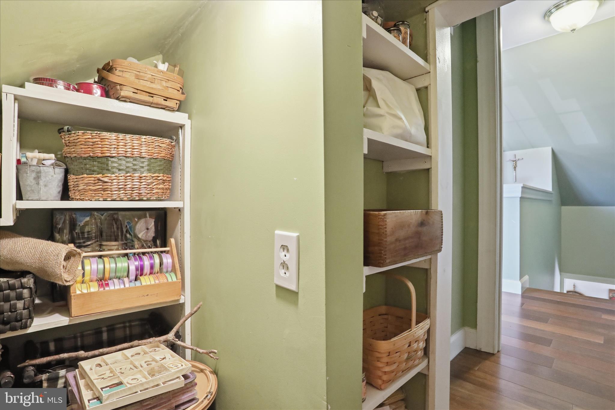 WINDSOR KNOLLS - Residential
