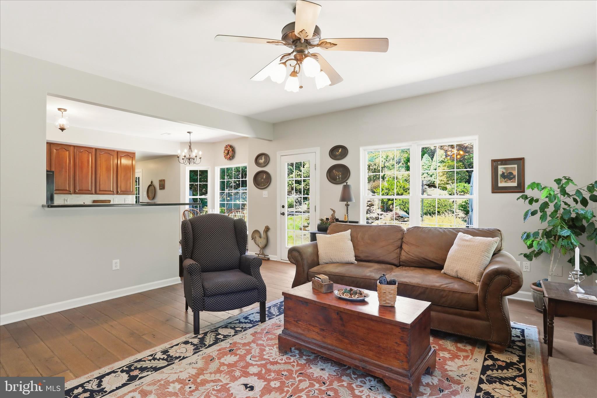 WINDSOR KNOLLS - Residential