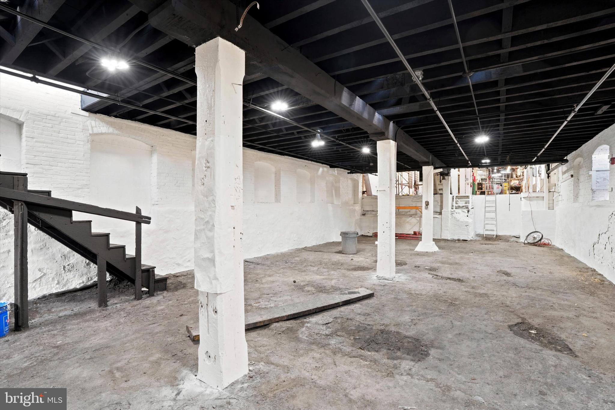 BRIDESBURG - Commercial Sale