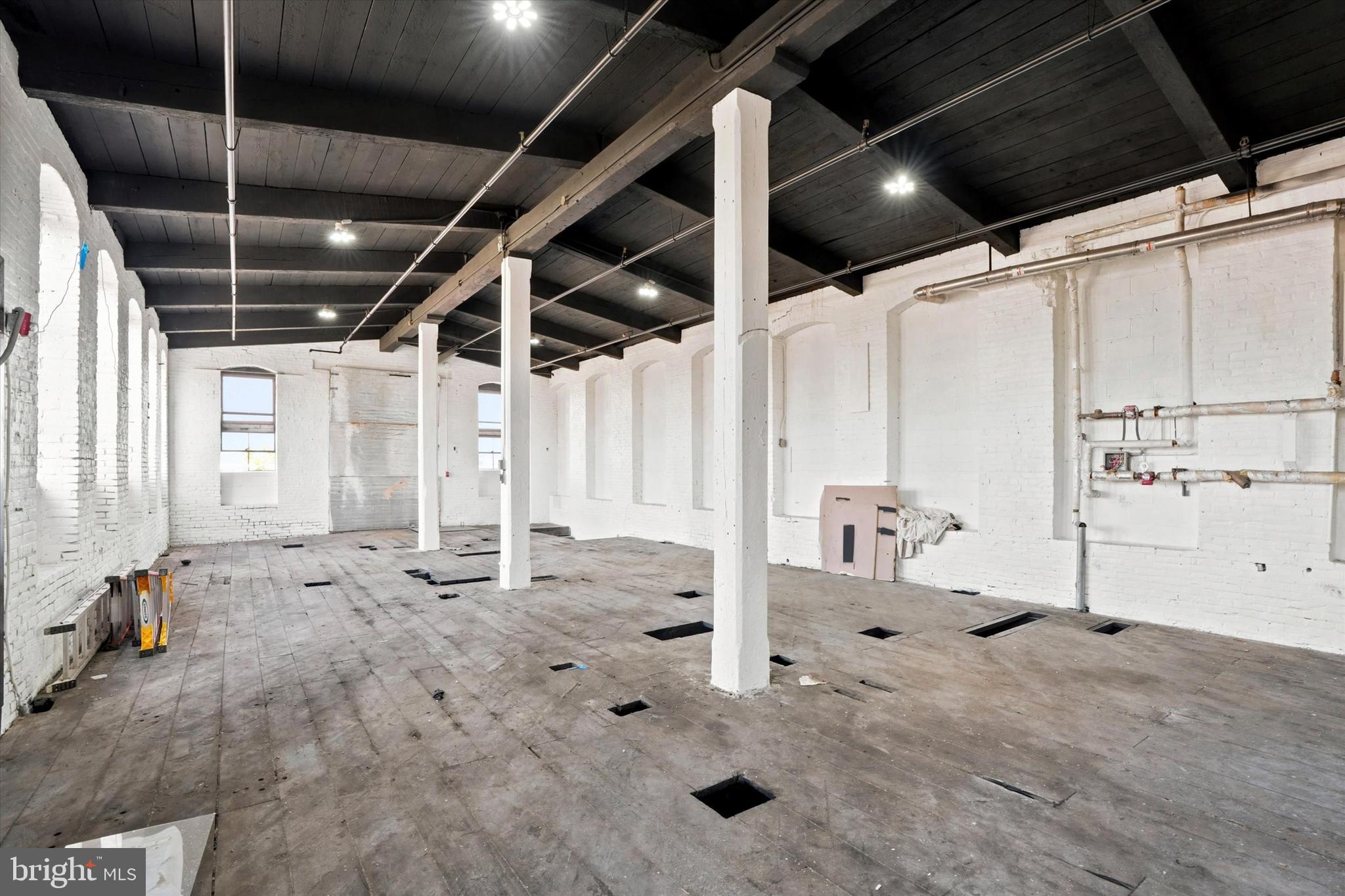 BRIDESBURG - Commercial Sale
