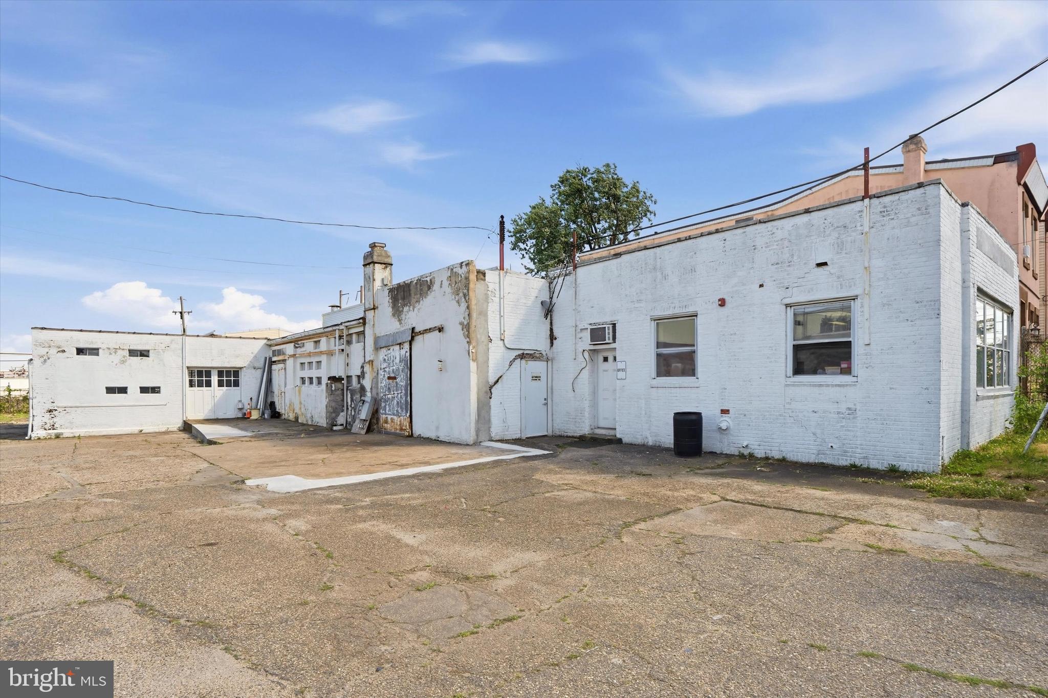 BRIDESBURG - Commercial Sale