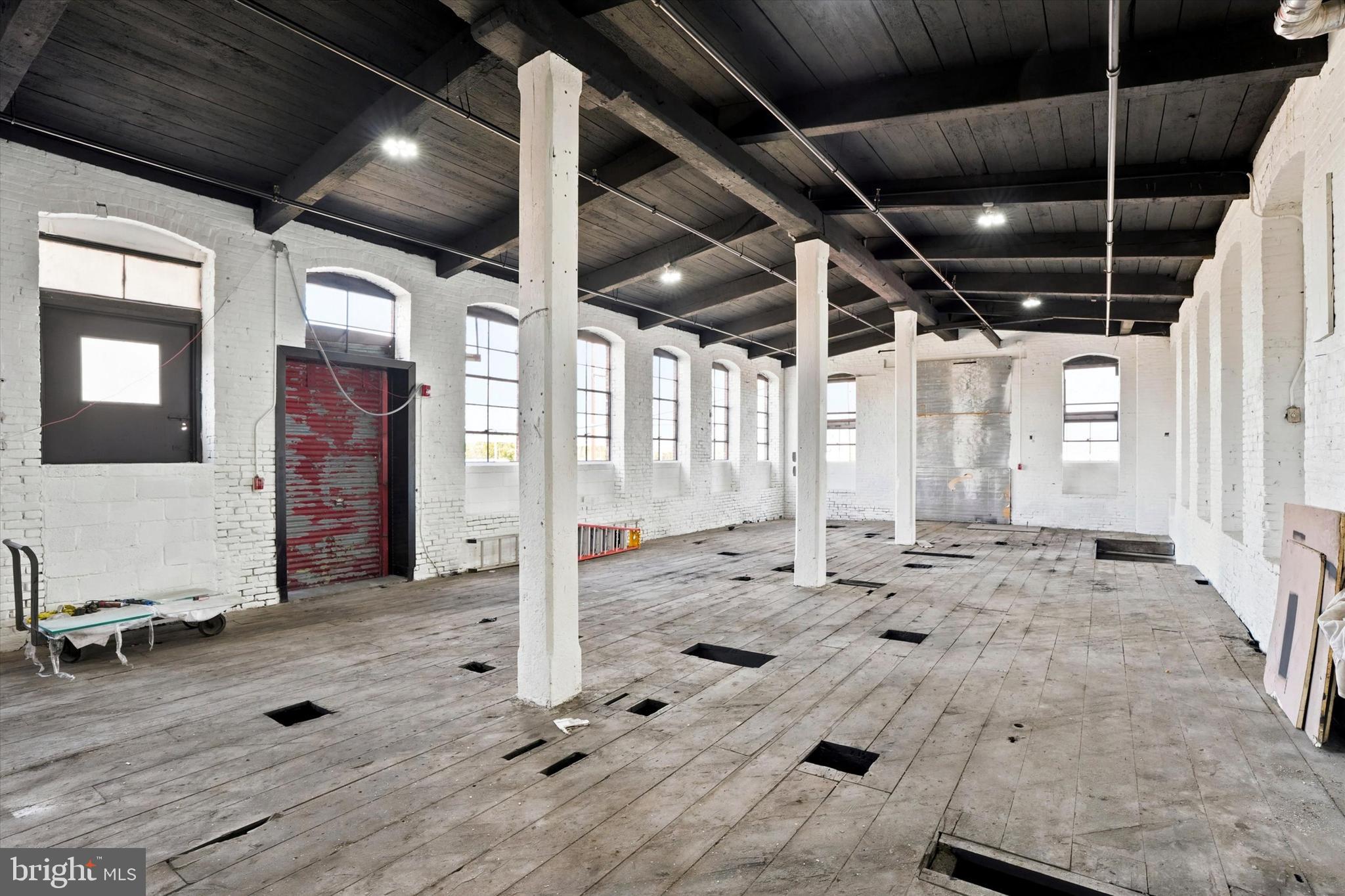 BRIDESBURG - Commercial Sale