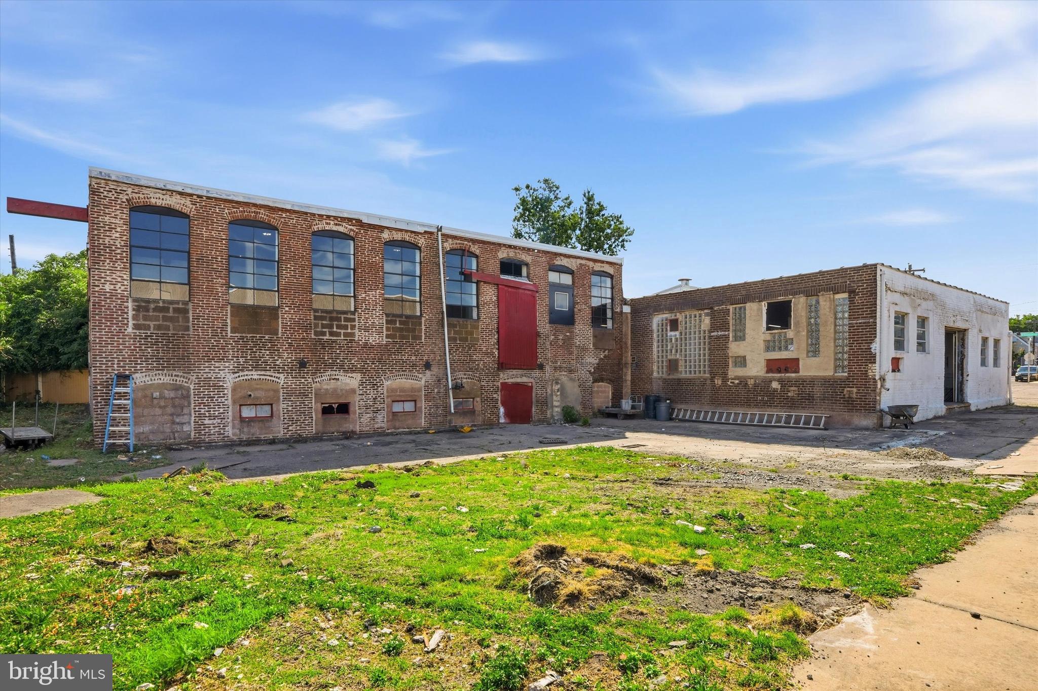 BRIDESBURG - Commercial Sale