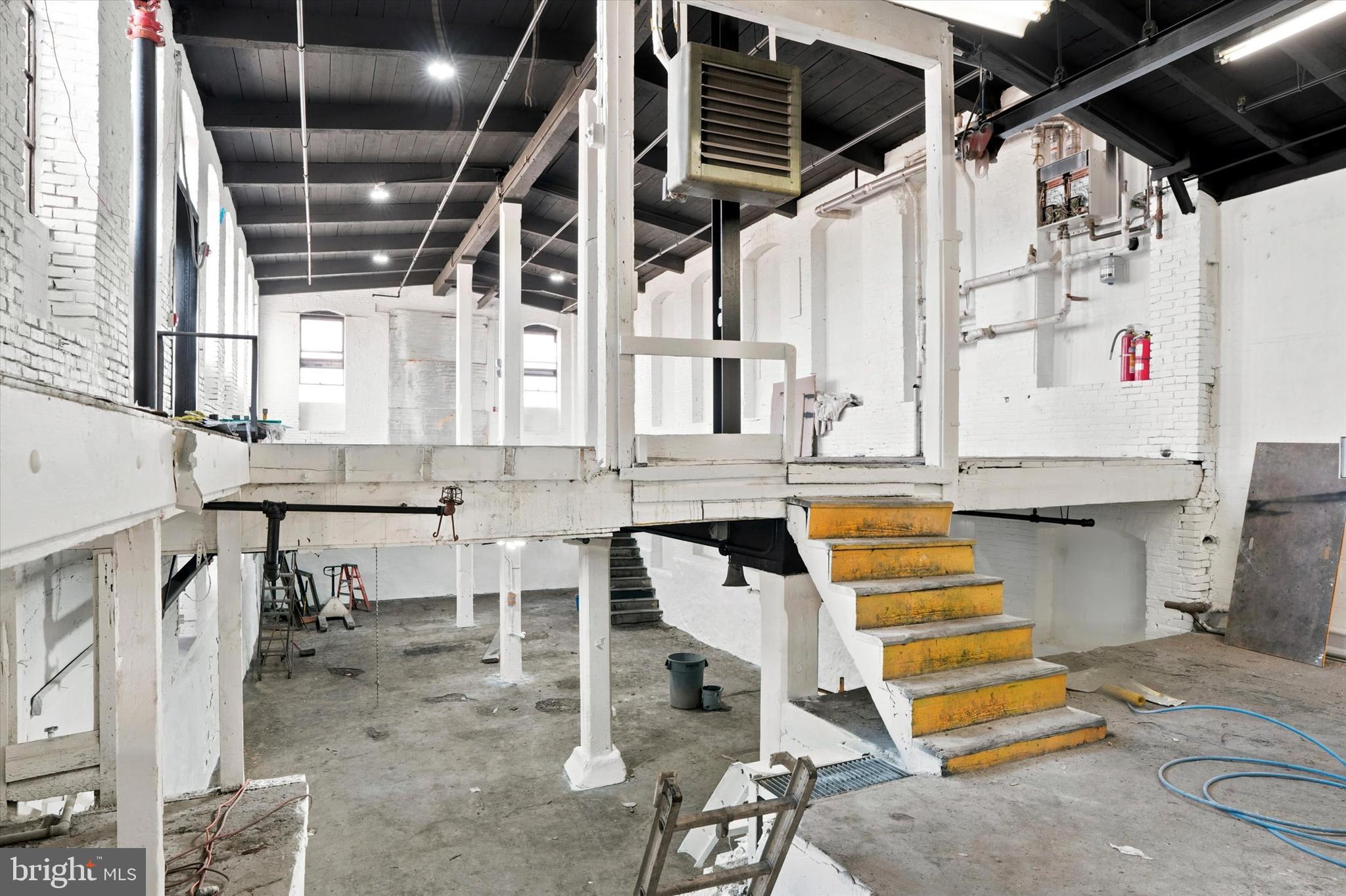BRIDESBURG - Commercial Sale