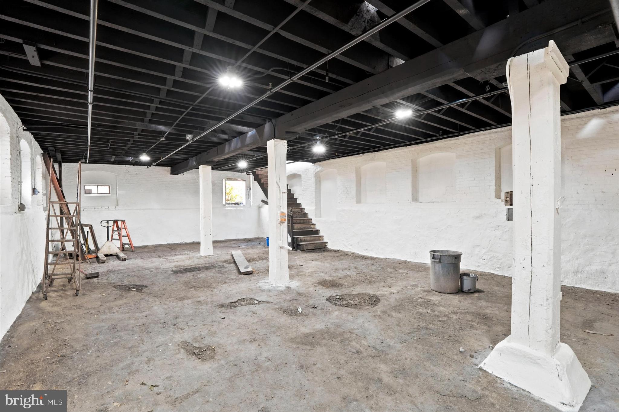 BRIDESBURG - Commercial Sale