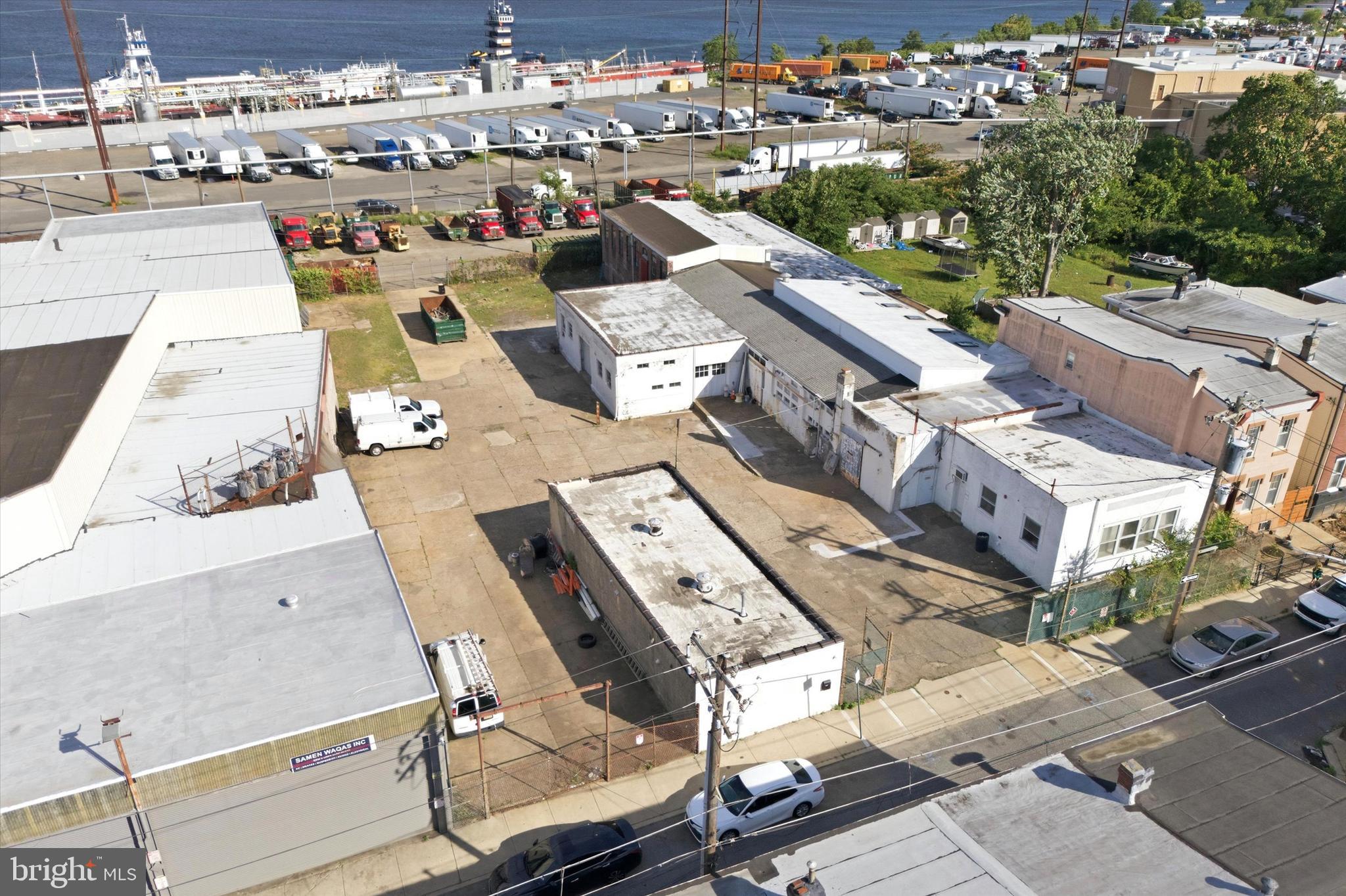 BRIDESBURG - Commercial Sale