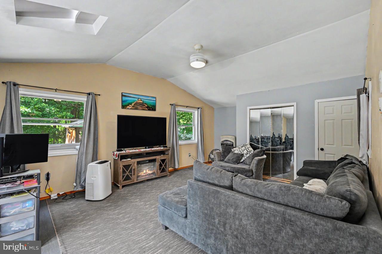 POCONO FARMS EAST - Residential