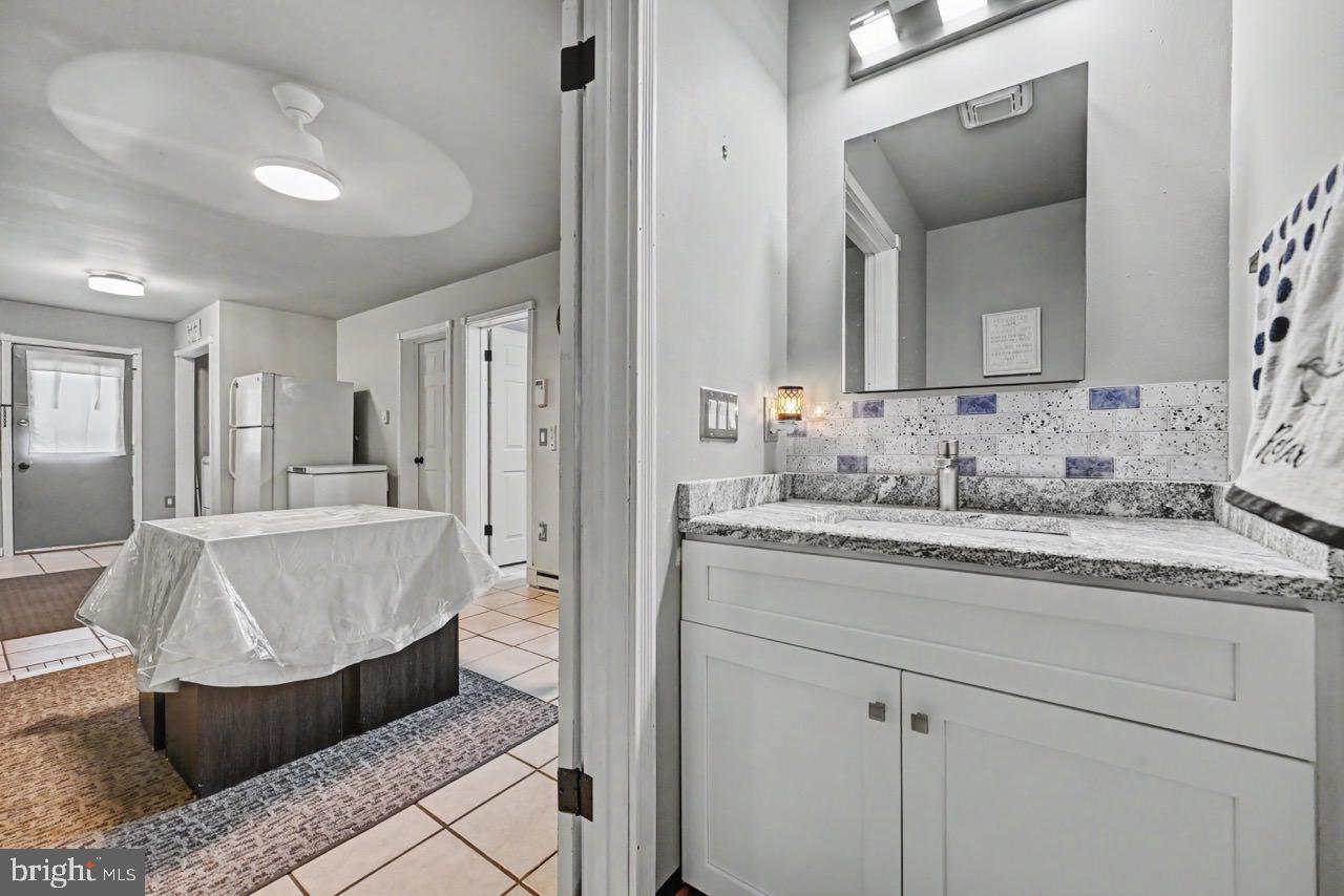 POCONO FARMS EAST - Residential
