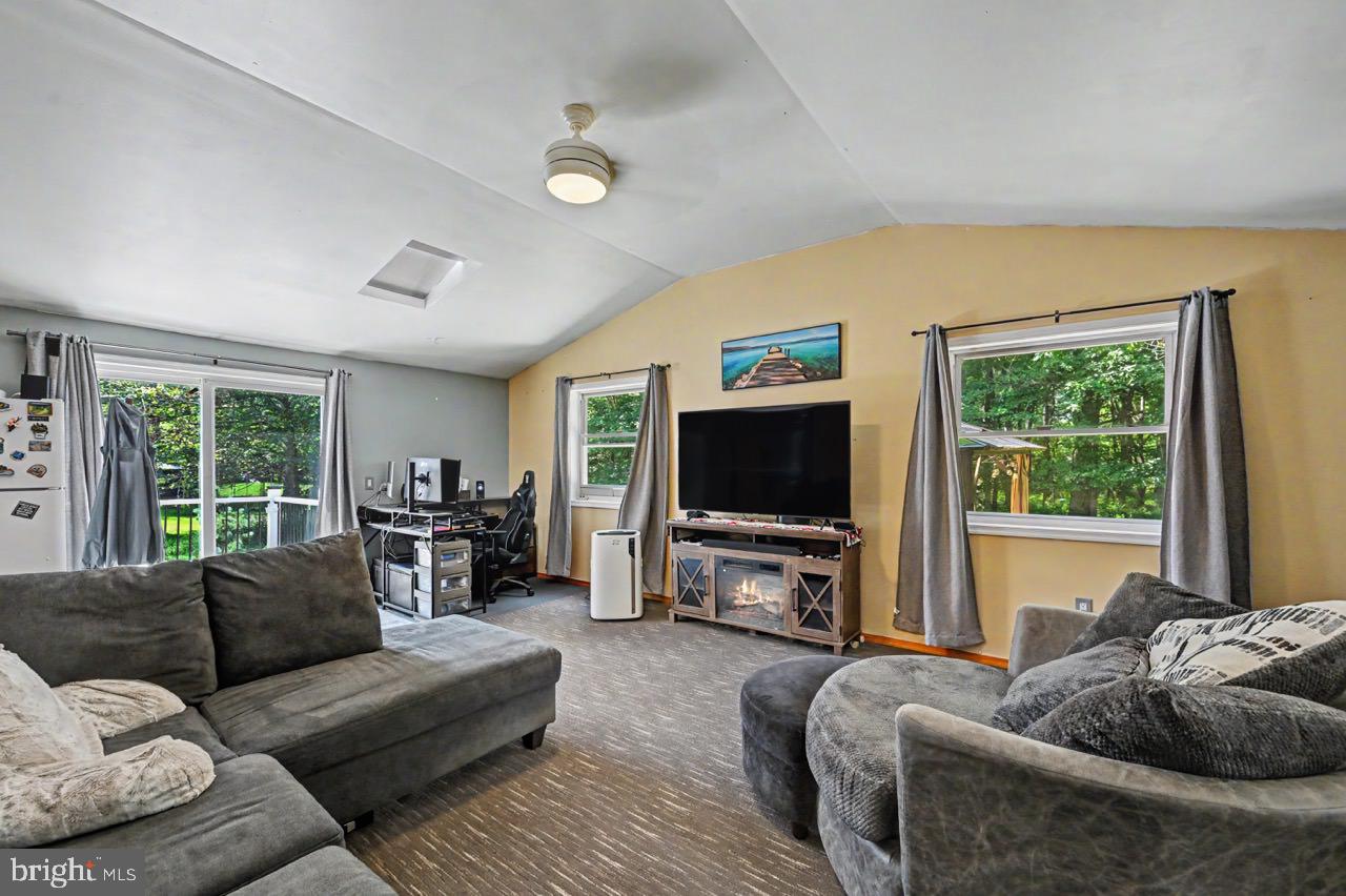 POCONO FARMS EAST - Residential