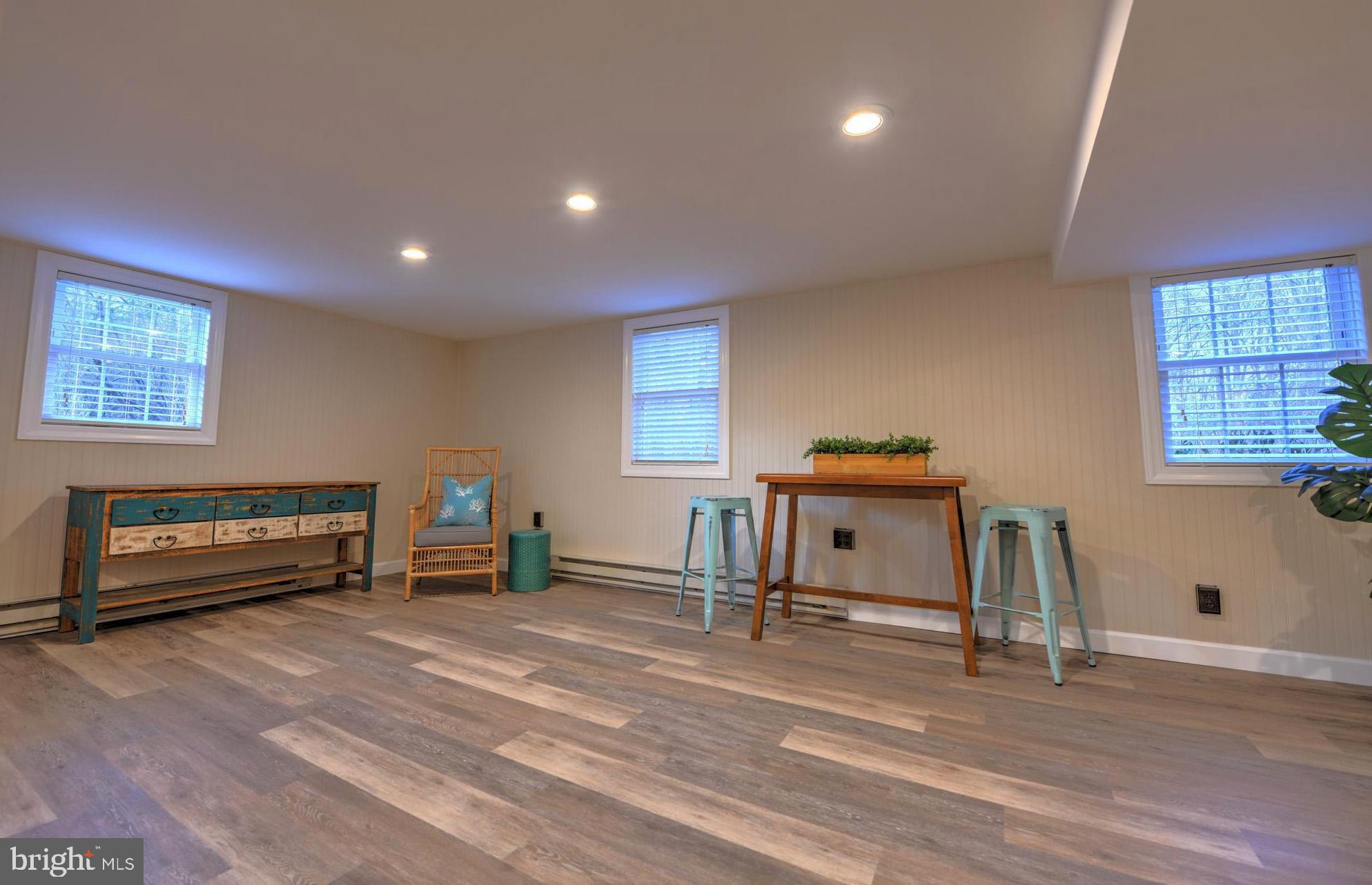 CENTREVILLE - Residential