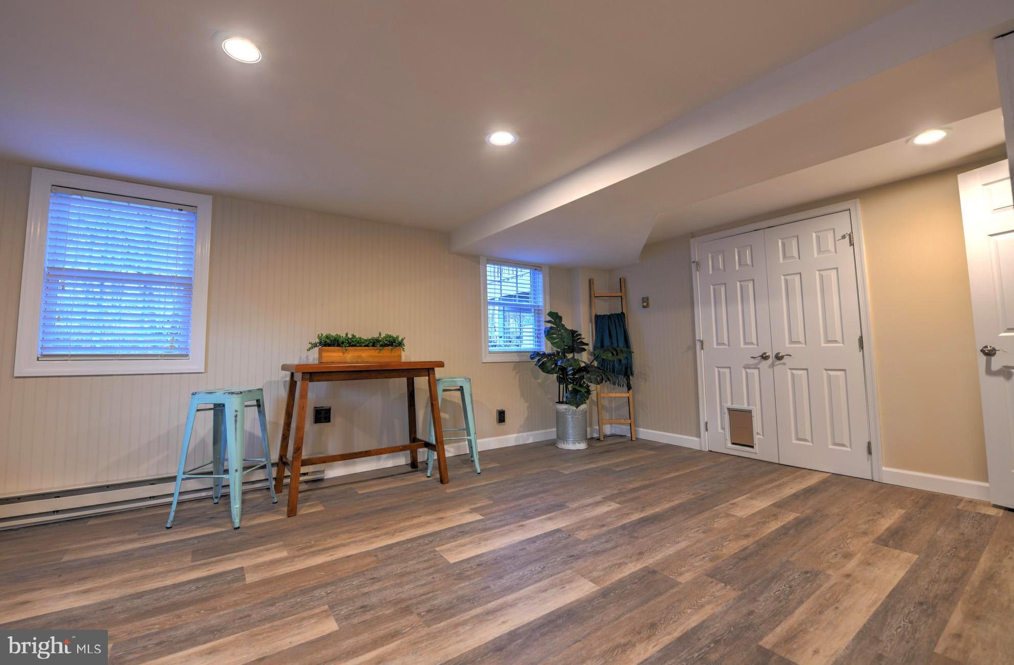 CENTREVILLE - Residential