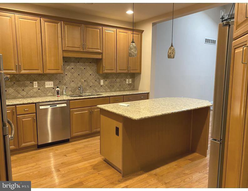 SPRINGER WOODS - Residential Lease
